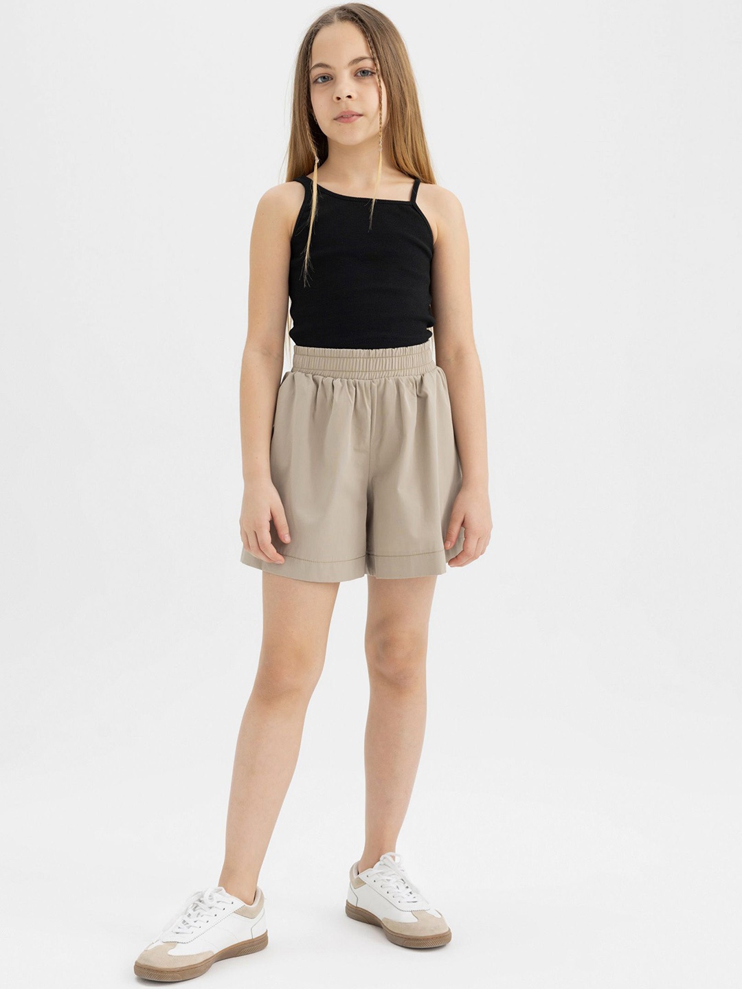 

DeFacto Girls Solid Regular Fit Shorts, Beige