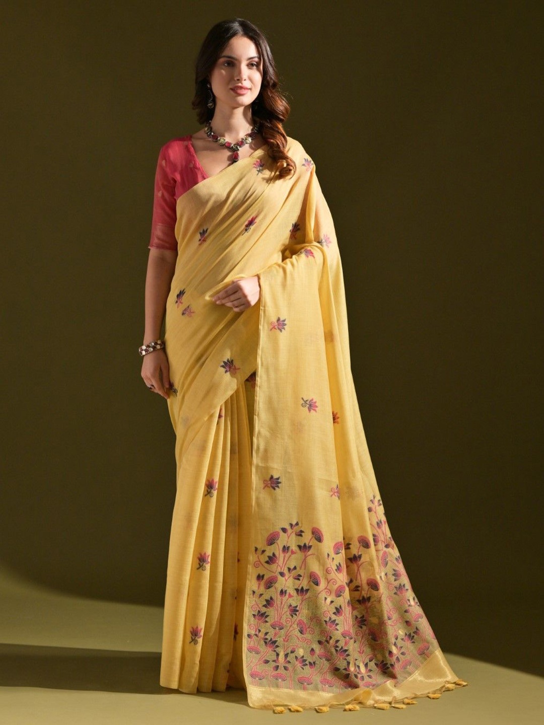 

VISHNU WEAVES Woven Design Pure Cotton Muga Saree, Yellow