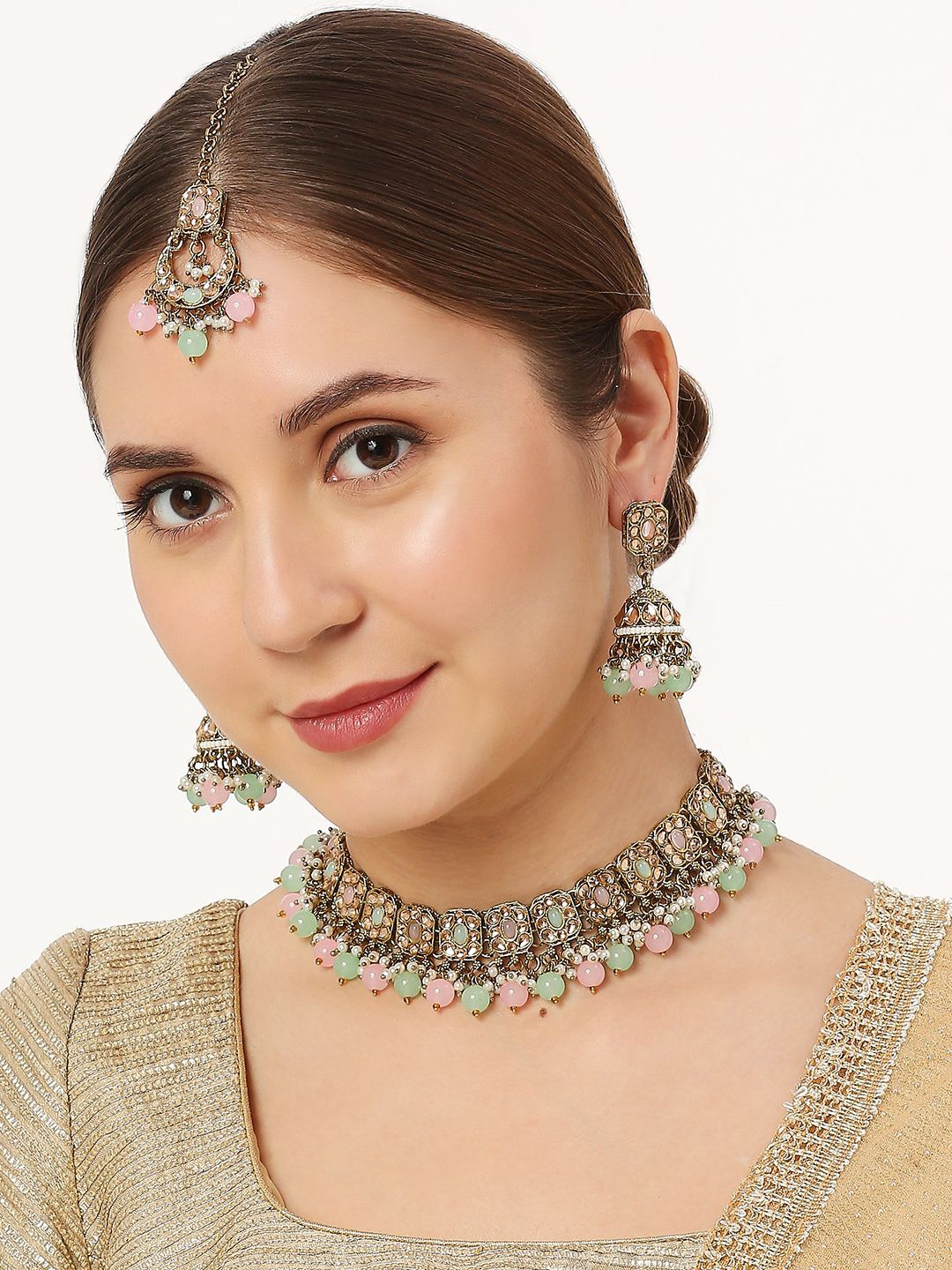 

Anouk Gold Toned Kundan Stone Studded & Beaded Jewellery Set
