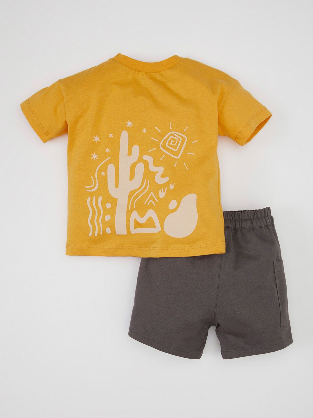 

DeFacto Boys Printed Pure Cotton T-shirt with Shorts, Yellow