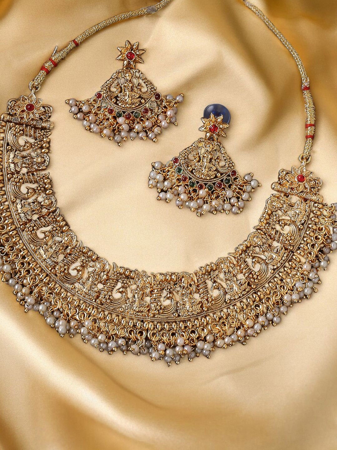 

Anouk Gold Toned Stones & Beaded-Studded Jewellery Set