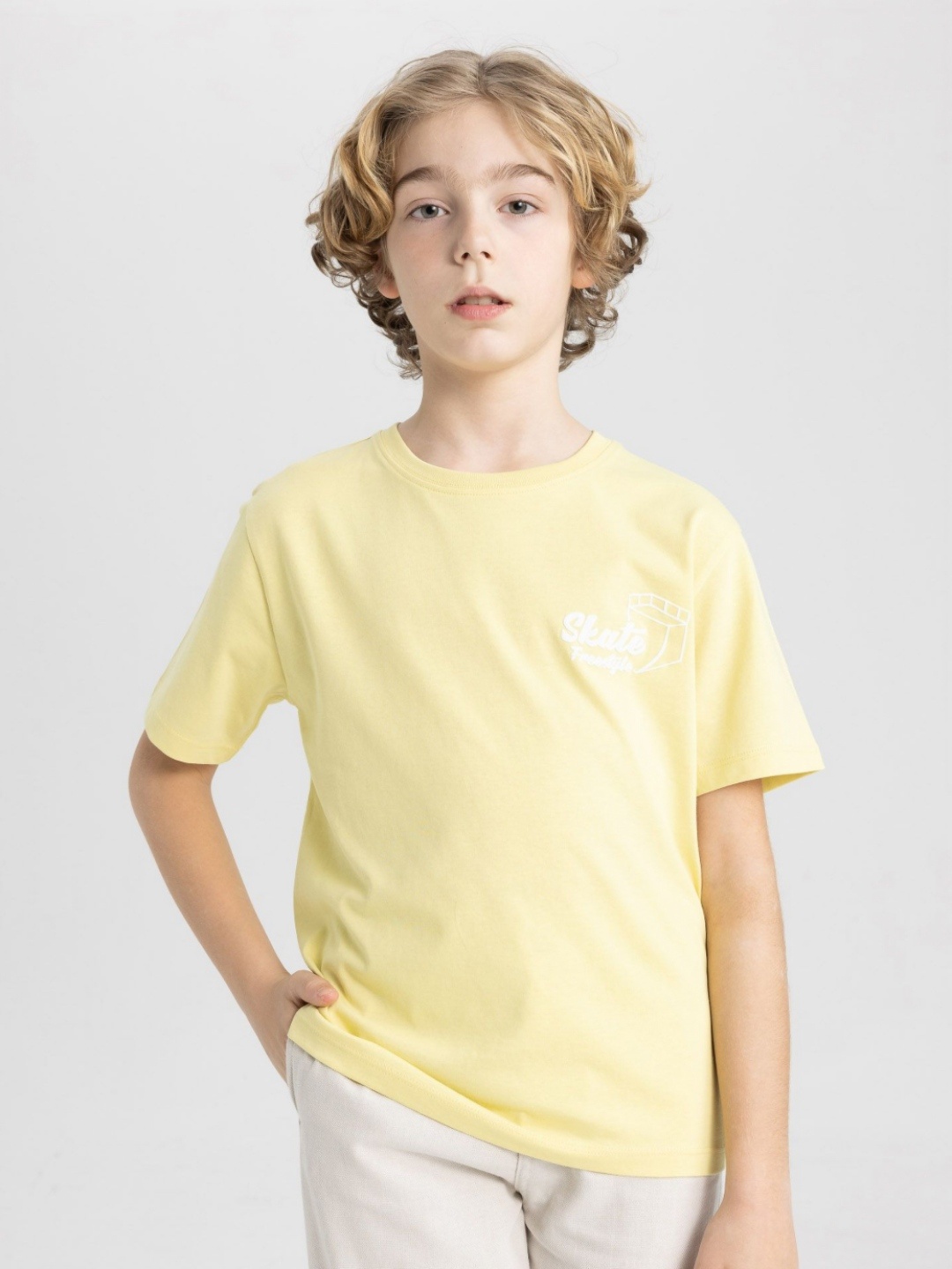 

DeFacto Boys Typography Solid T-shirt, Na