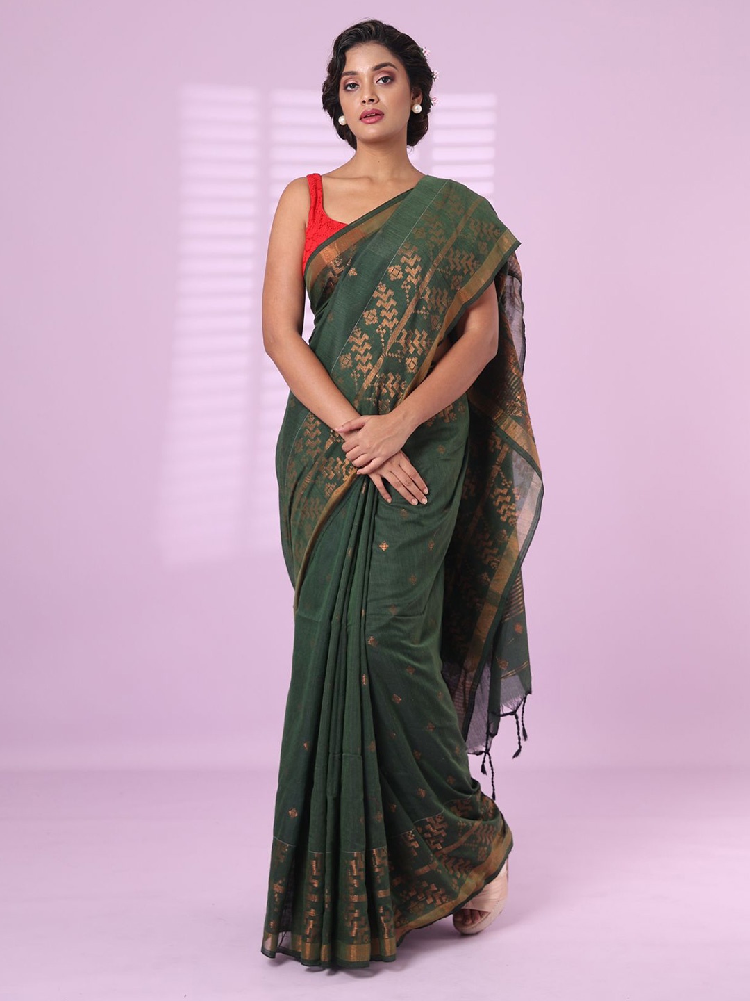 

Charukriti Woven Design Pure Cotton Saree With Zari, Green