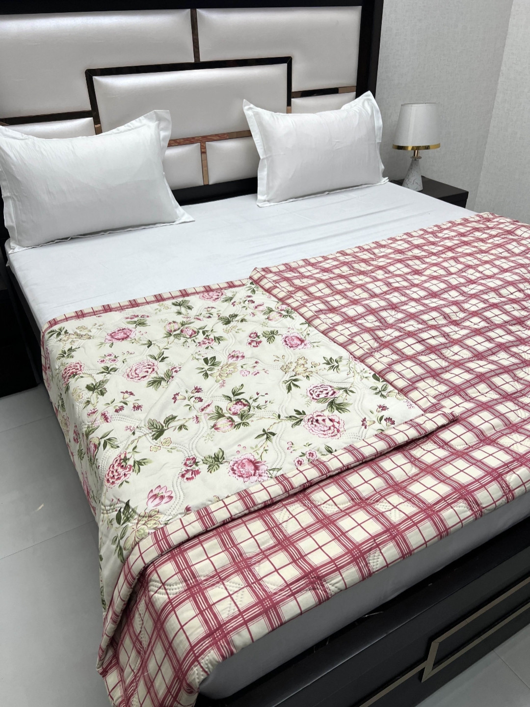 

Pure Decor White & Pink Floral AC Room 200 GSM Double Bed Comforter