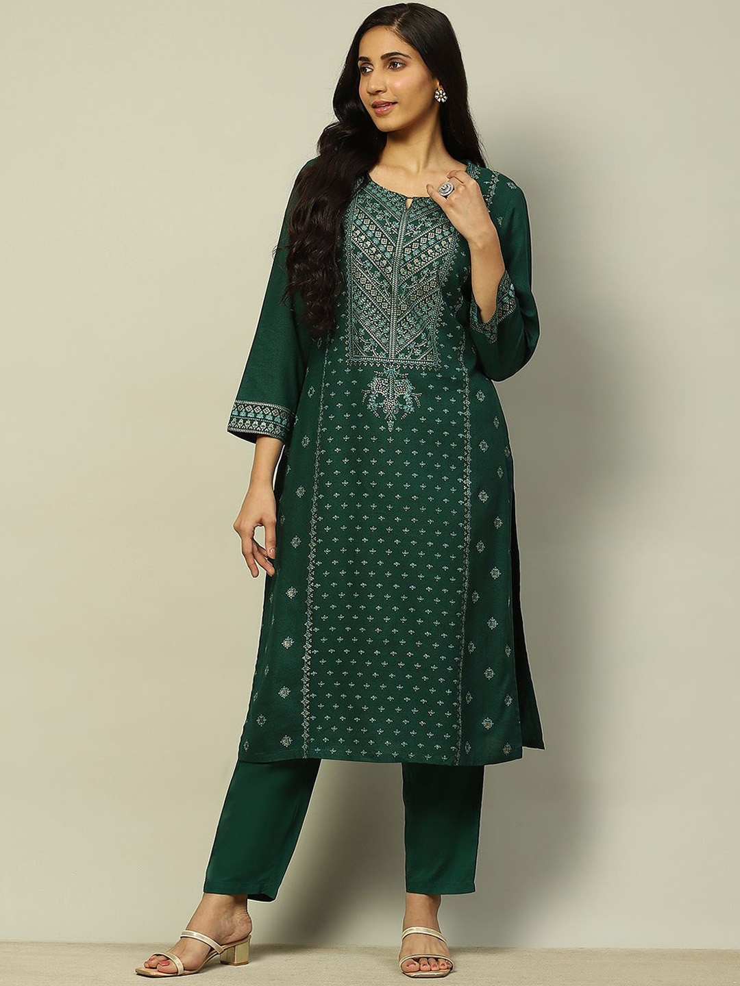 

Rangriti Ethnic Motifs Printed Keyhole Neck Straight Kurta With Trousers, Green
