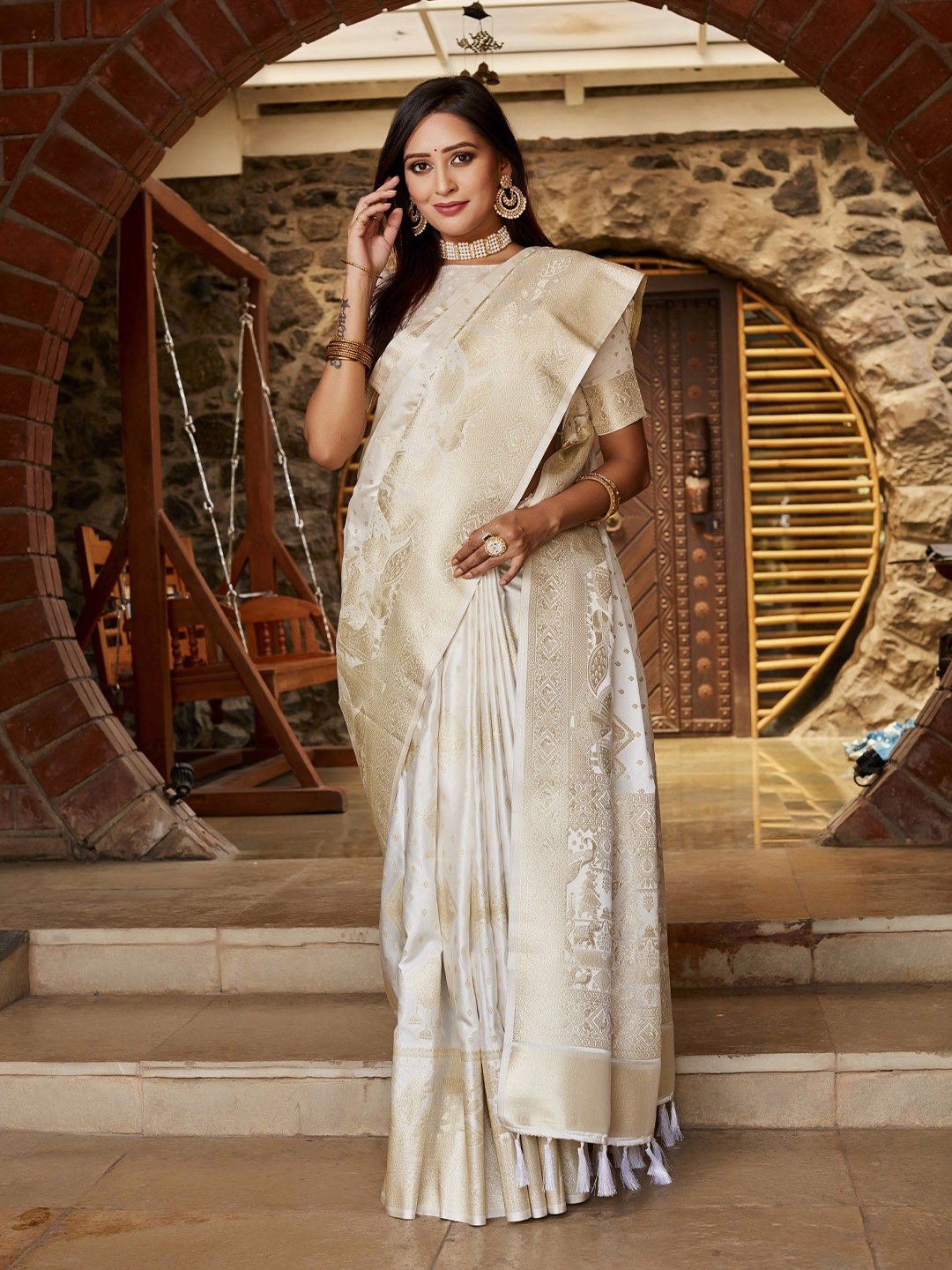 

Anaita Woven Design Zari Pure Silk Kanjeevaram Saree, Off white