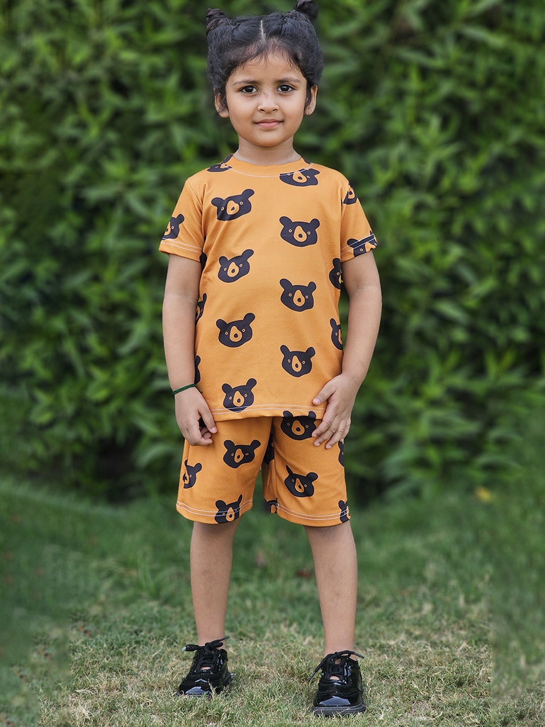 

Emblica Girls Printed Round Neck T-shirt with Shorts, Brown