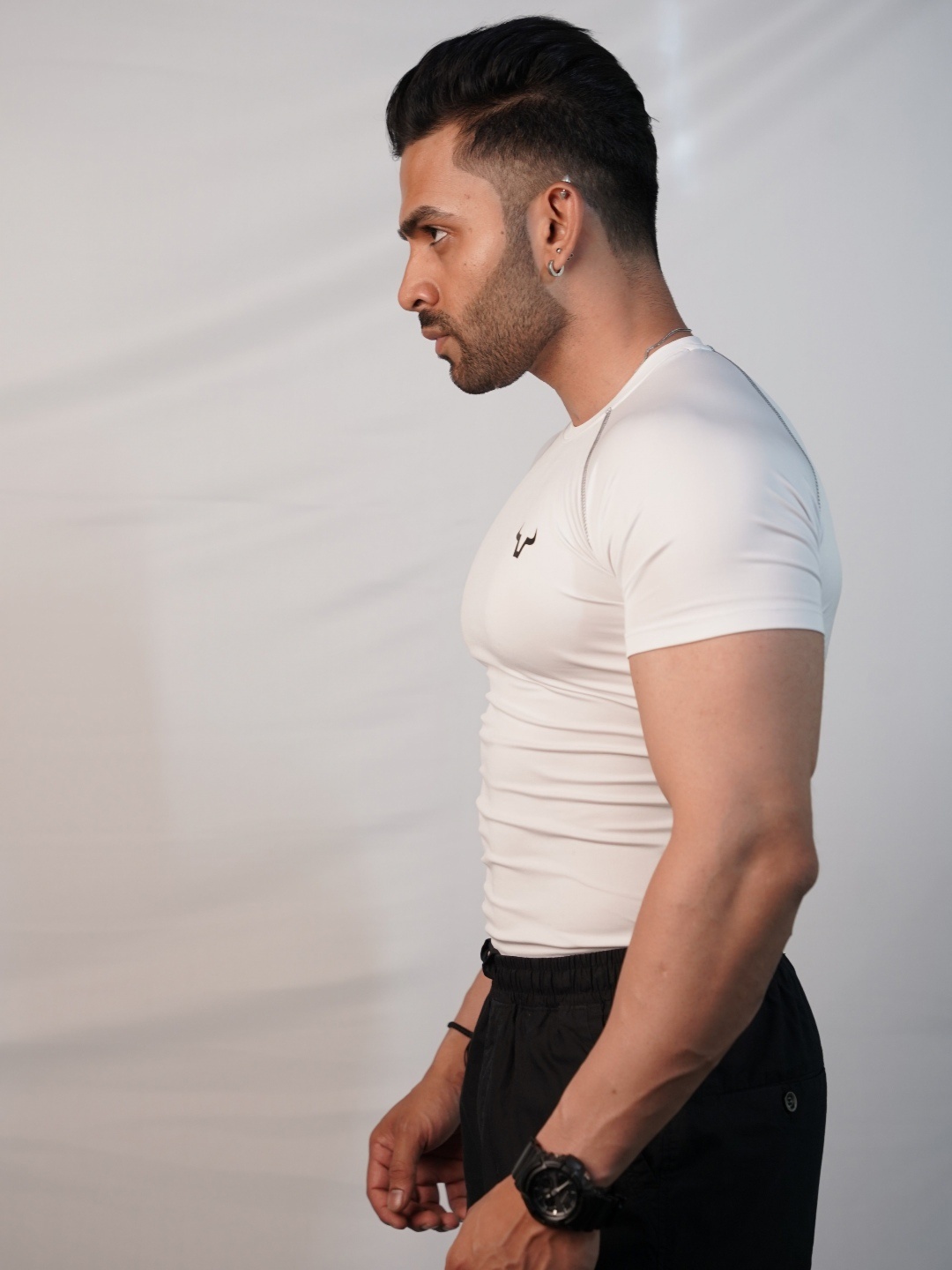 

GYMYAK Men Dri-FIT Solid Round Neck Compression T-shirt, White