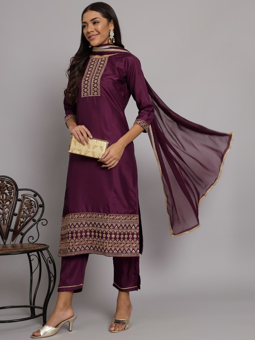 

VredeVogel Ethnic Motifs Embroidered Sequinned Straight Kurta & Trousers With Dupatta, Purple