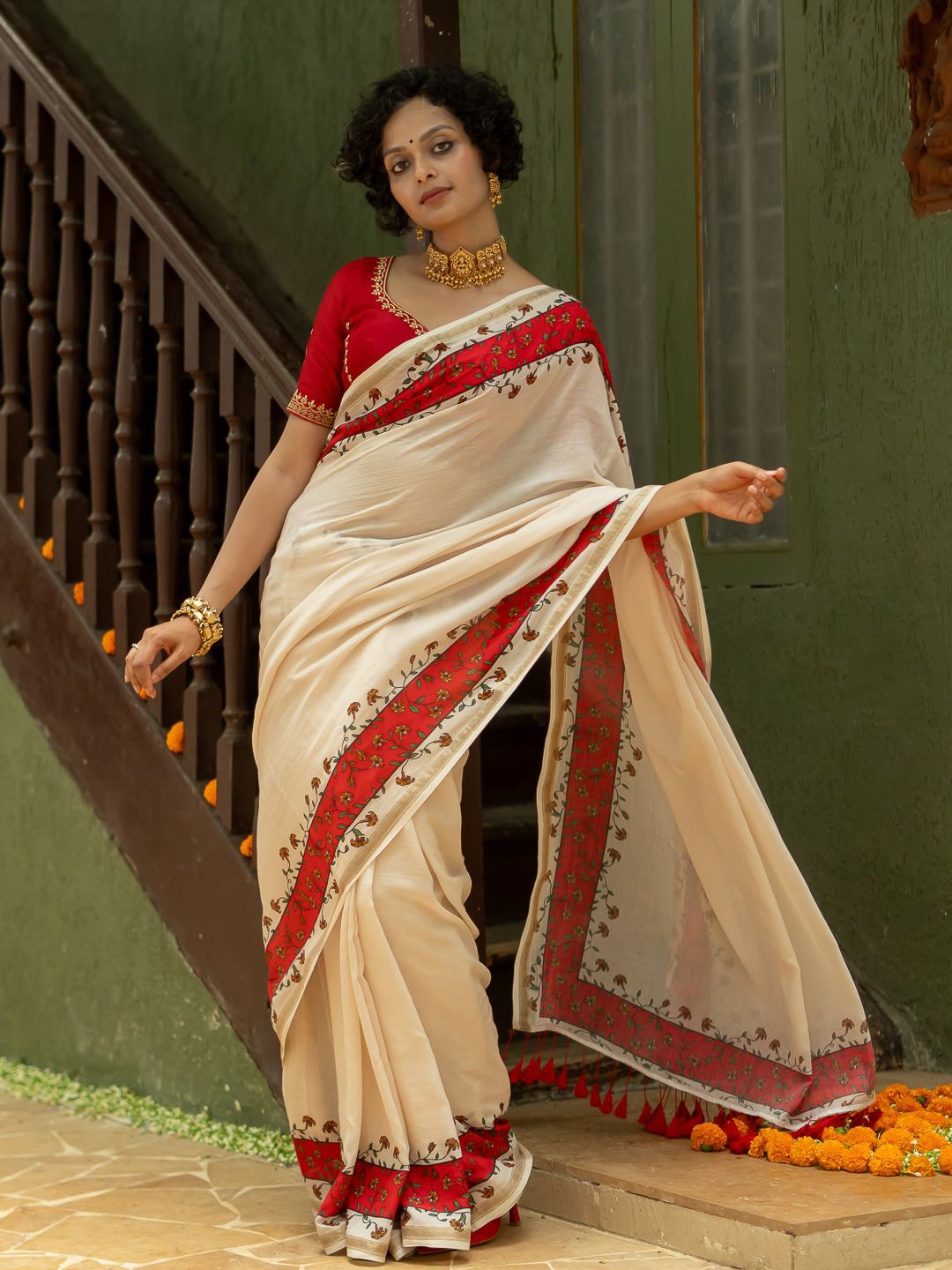 

Suta Floral Printed Off White Cotton Blend Saree