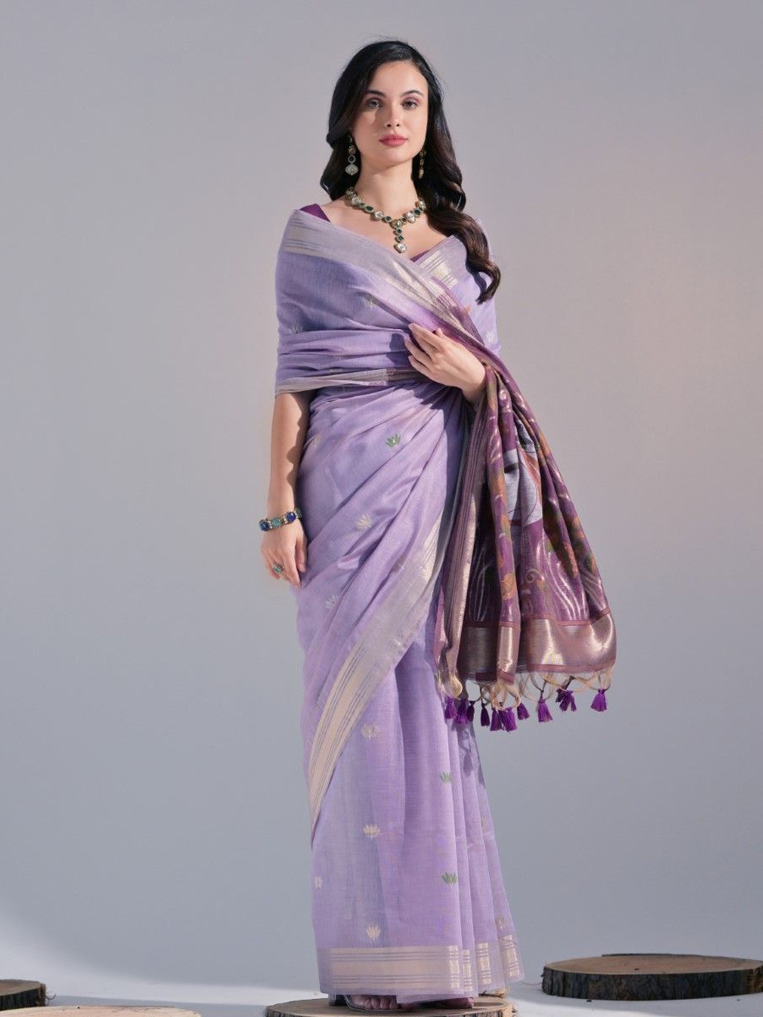 

VISHNU WEAVES Woven Design Zari Pure Cotton Saree, Lavender