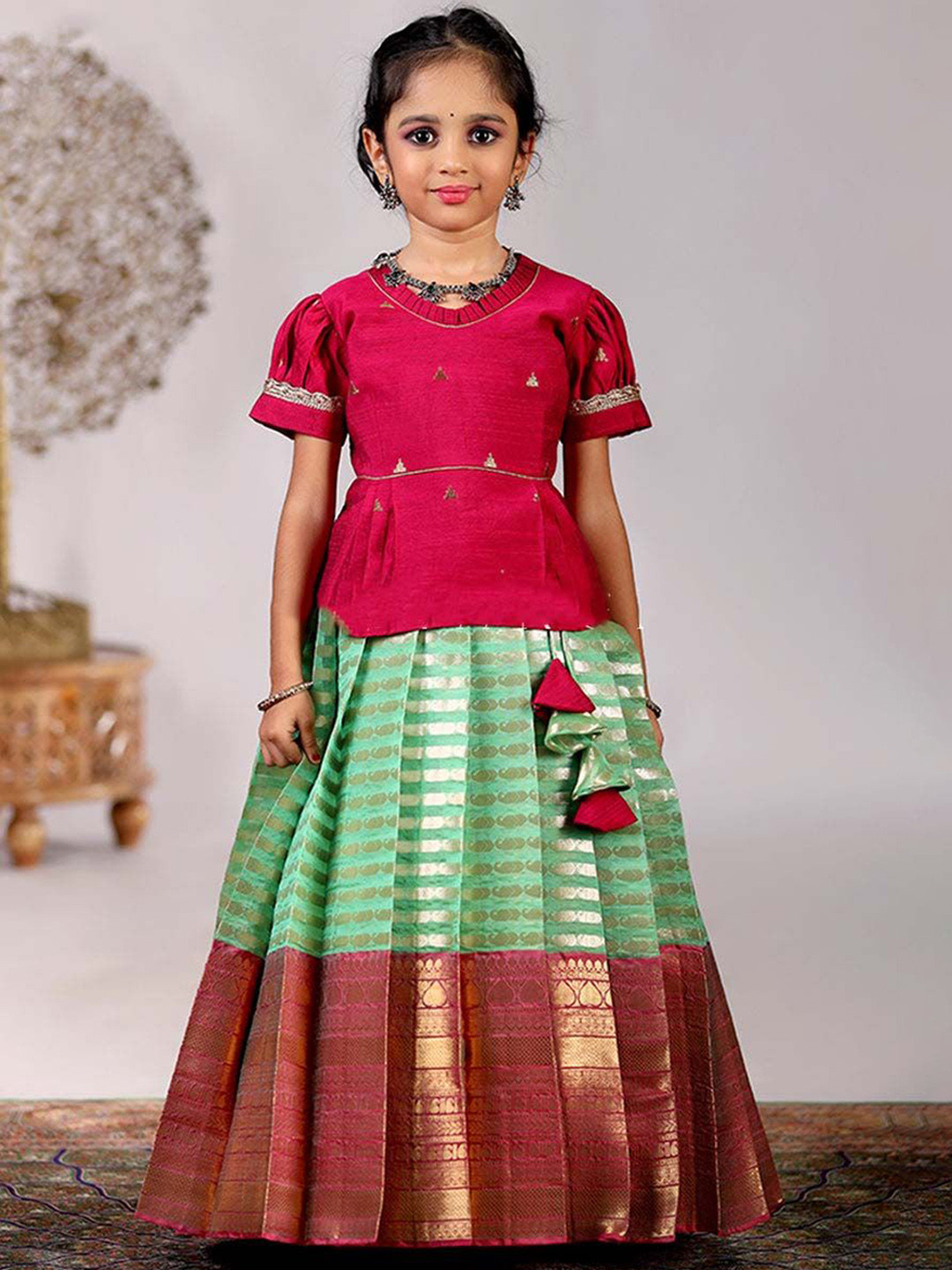 

SHIVANGI clothing Girls Round Neck Lehenga Choli, Green