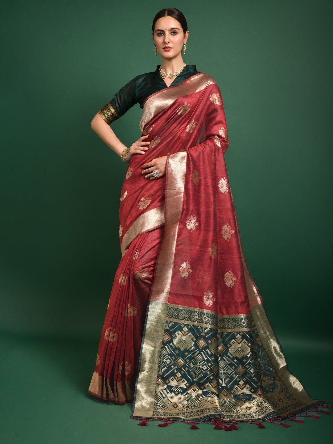 

VISHNU WEAVES Woven Design Zari Patola Saree, Red