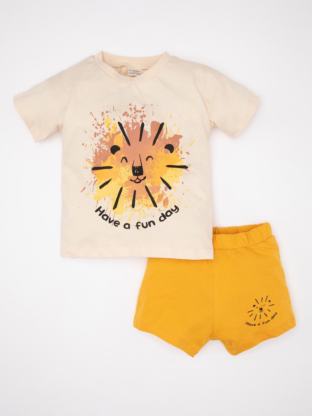 

DeFacto Boys Printed Pure Cotton Top with Shorts, Yellow