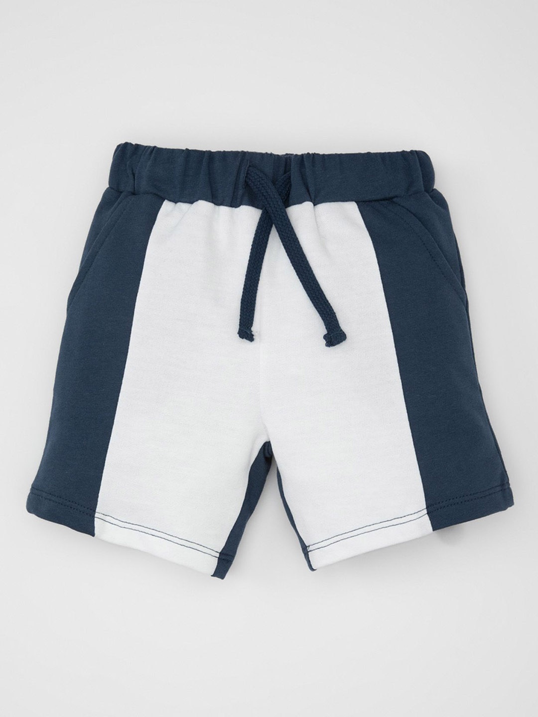 

DeFacto Boys Colourblocked Mid-Rise Shorts, White