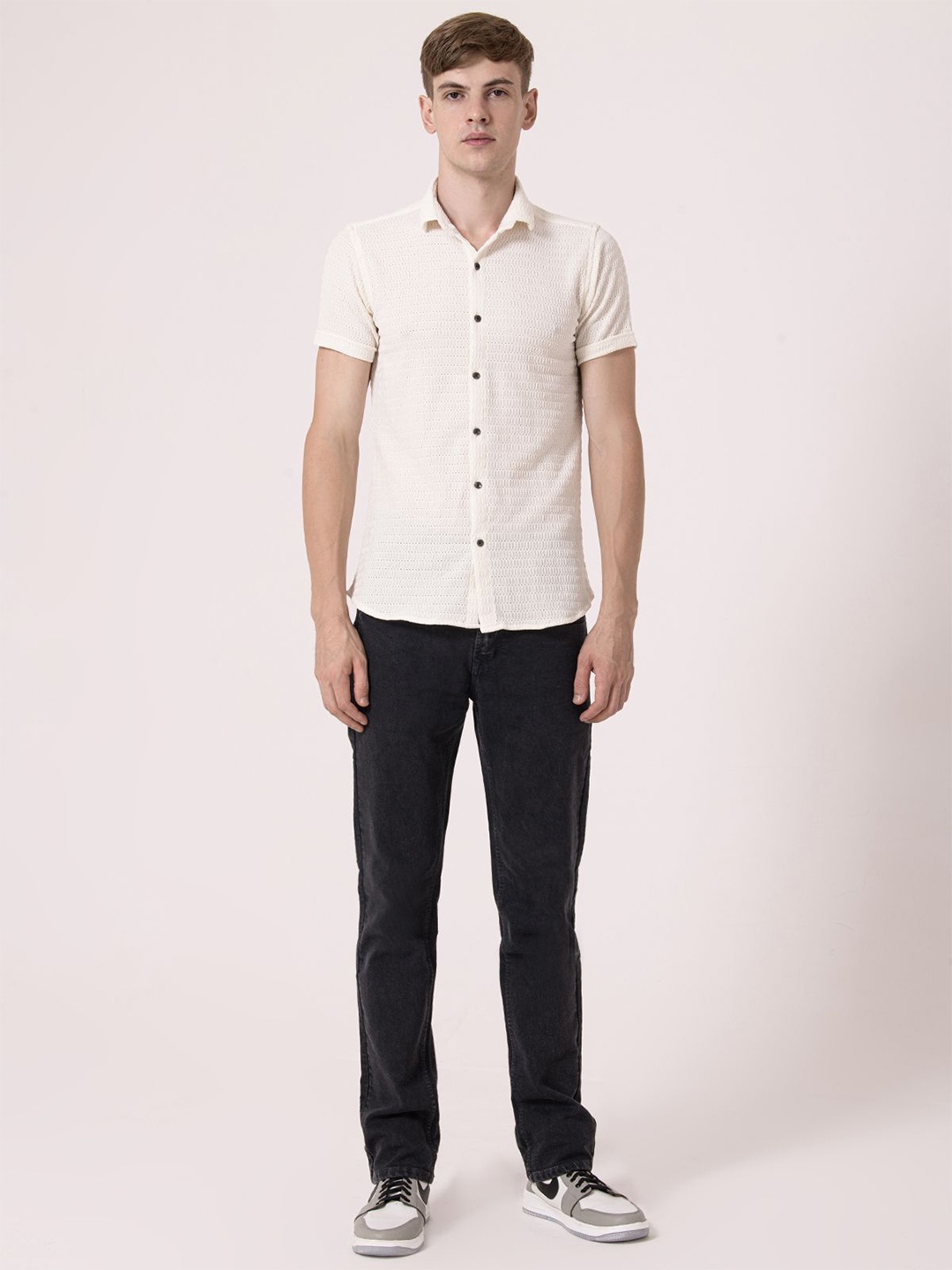 

Albion By CnM Men Spread Collar Textured Polycotton Casual Shirt, Cream