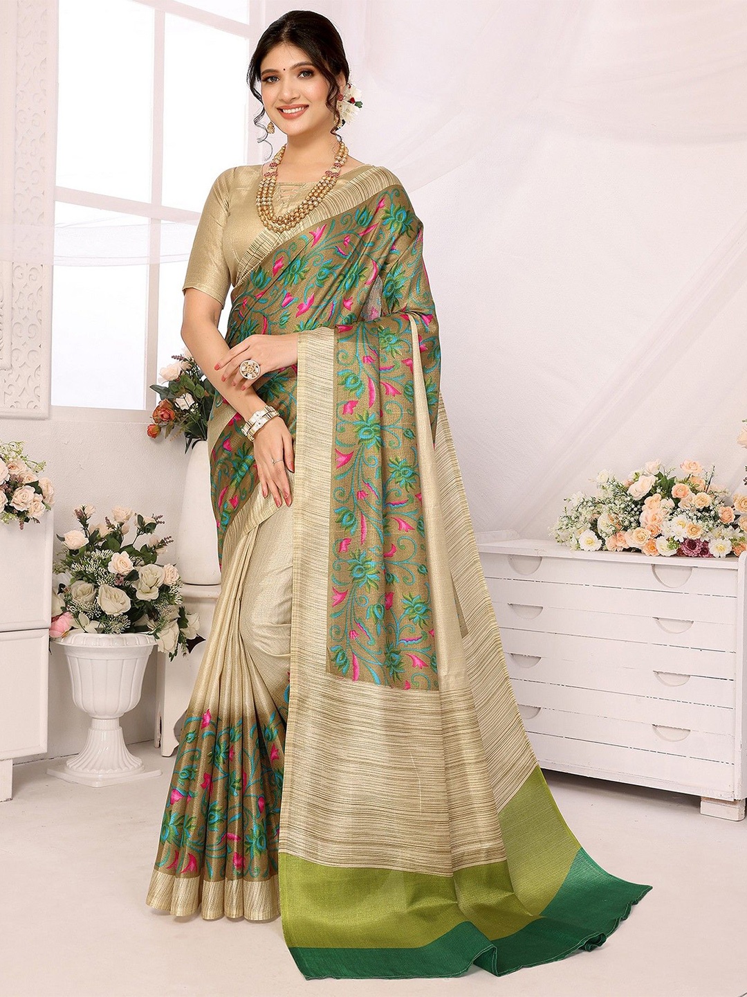 

KALINI Floral Printed Saree, Green