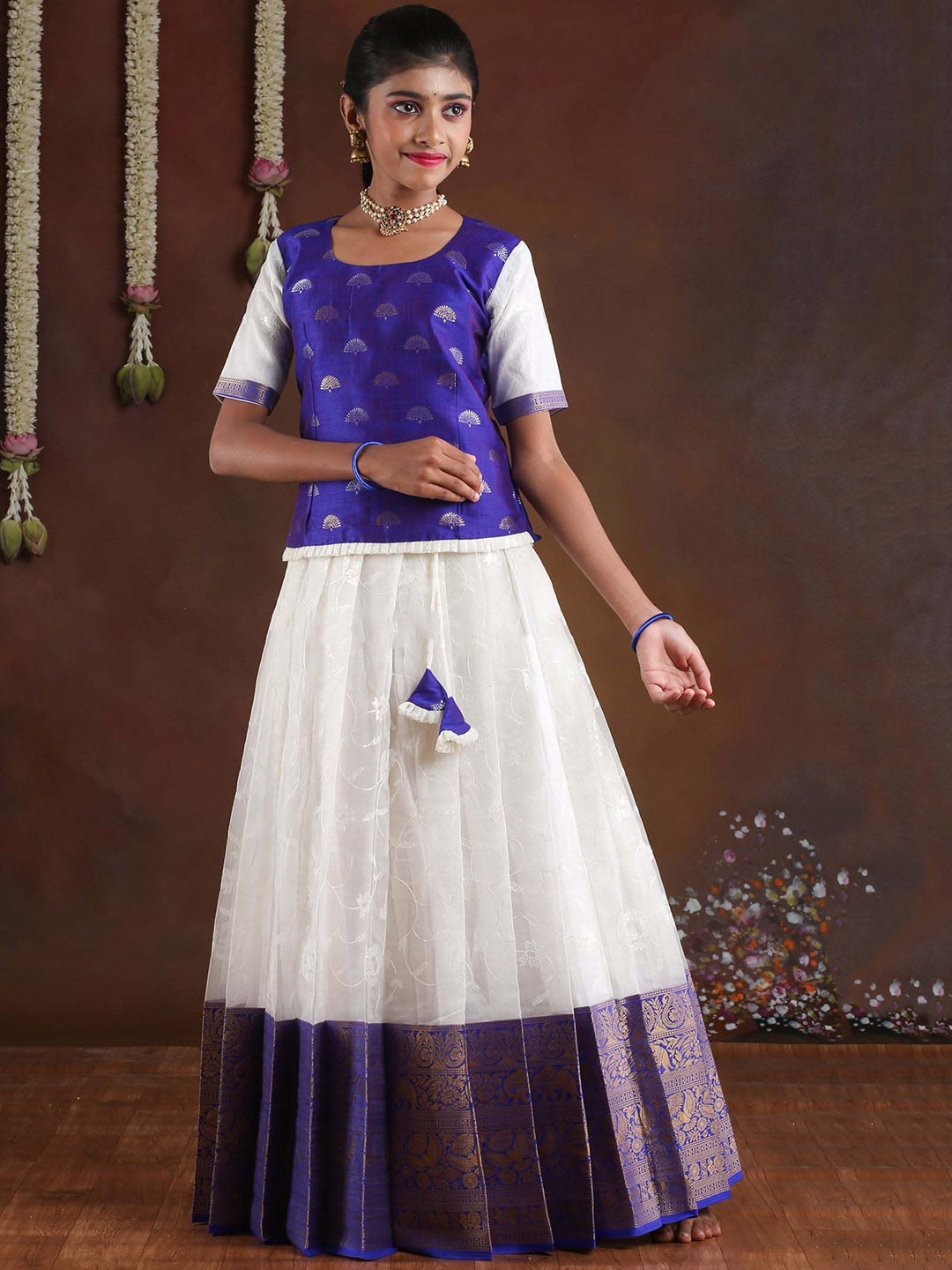 

SHIVANGI clothing Girls Lehenga Choli, White
