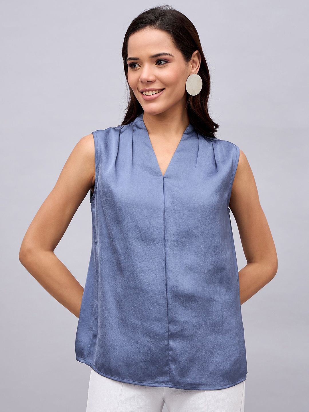 

STYLE BLUSH Women Solid V-Neck Top, Grey
