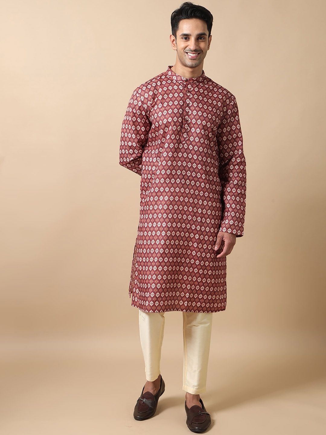 

FILORI Ethnic Motifs Printed Mandarin Collar Regular Kurta With Pyjama, Maroon