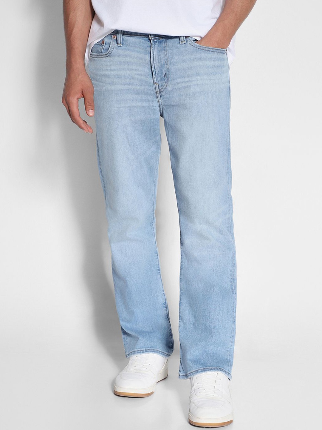 

AMERICAN EAGLE OUTFITTERS Men Low Distress Light Fade Jeans, Blue