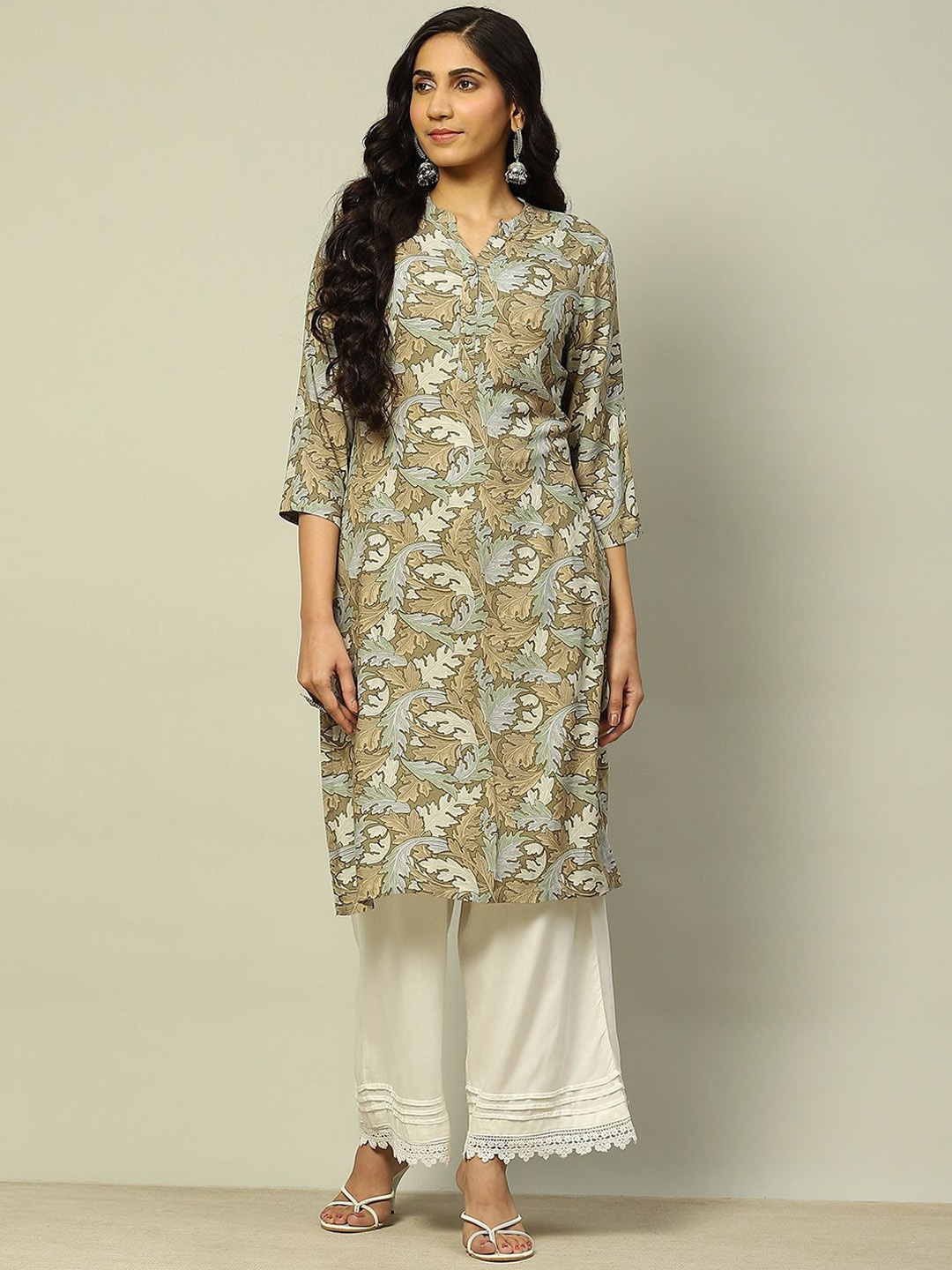 

Rangriti Floral Printed Mandarin Collar Straight Kurta, Green