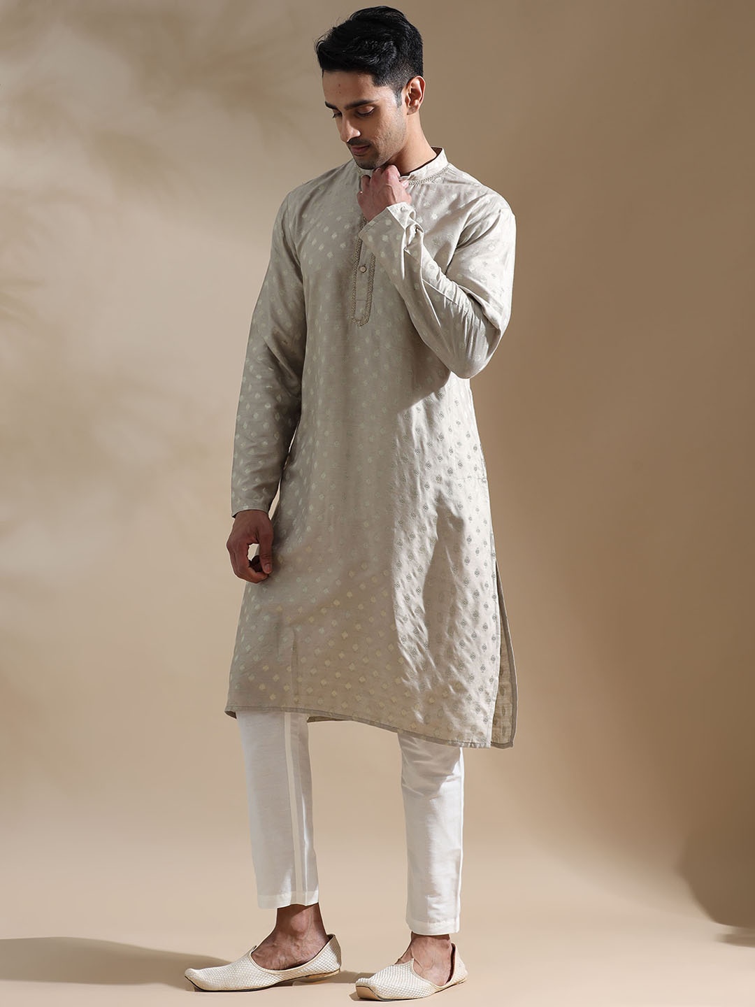 

FILORI Ethnic Motifs Woven Design Regular Chanderi Cotton Kurta With Pyjama, Grey