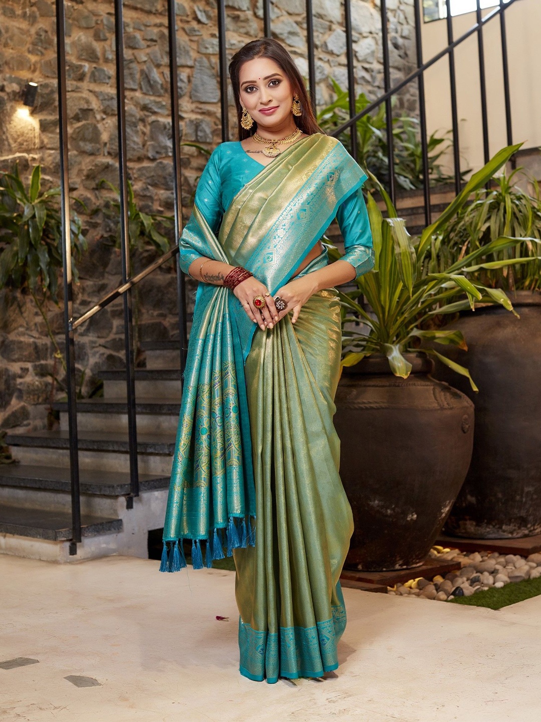 

Anaita Woven Design Tissue Designer Banarasi Saree, Green