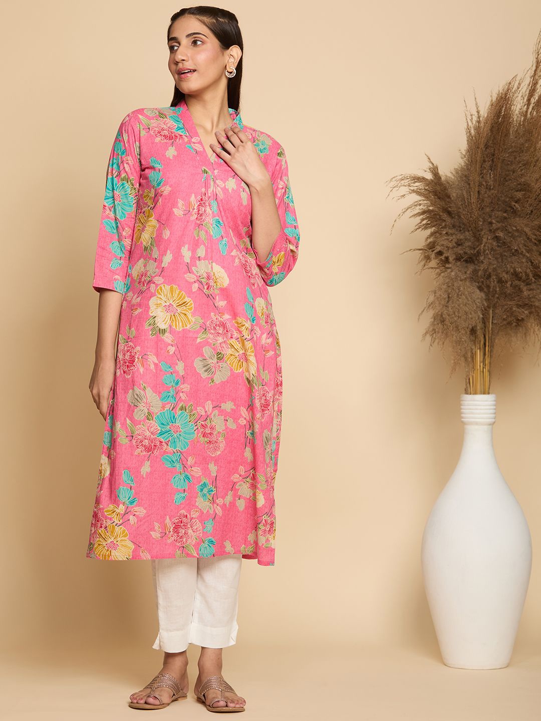 

Chandbaali Floral Printed V-Neck Pure Cotton Straight Kurta, Pink