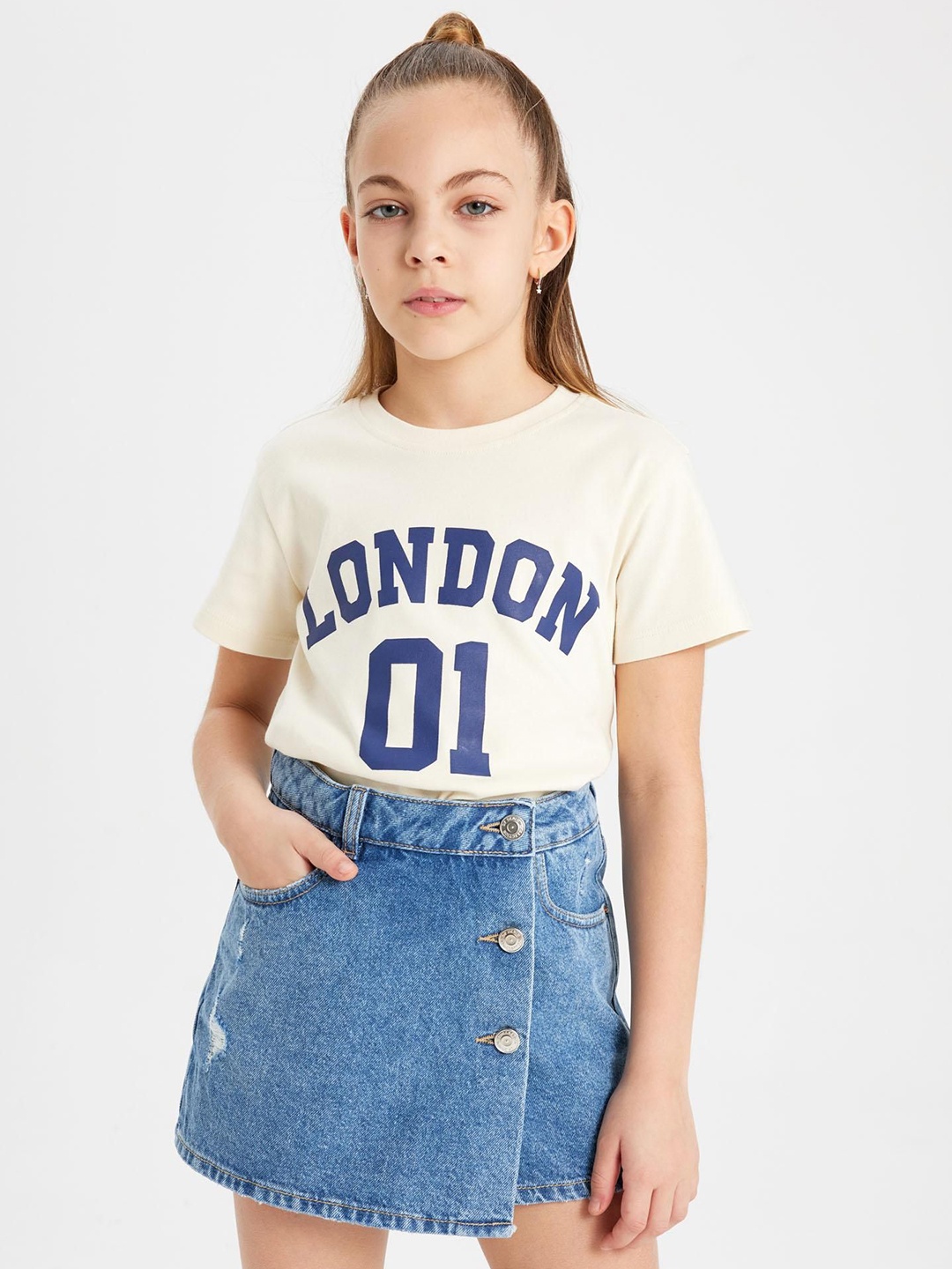 

DeFacto Girls Typography Printed Round Neck Cotton T-shirt, Na
