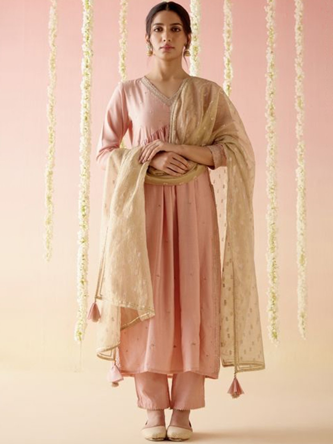 

NERO Women Regular Chanderi Silk Kurta with Palazzos, Peach