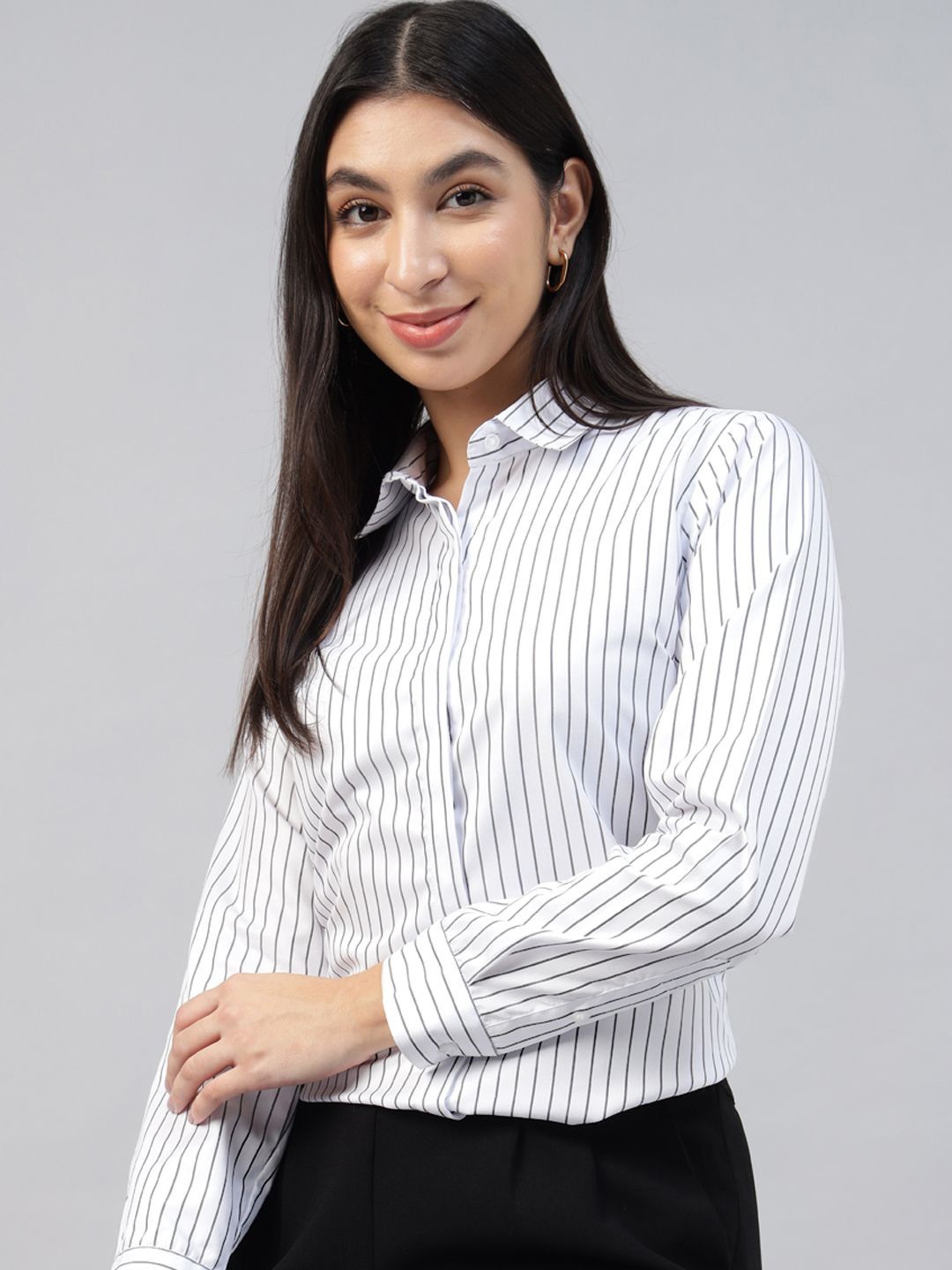 

Women Spread Collar Vertical Striped Wrinkle Ressistant Formal Shirt, White