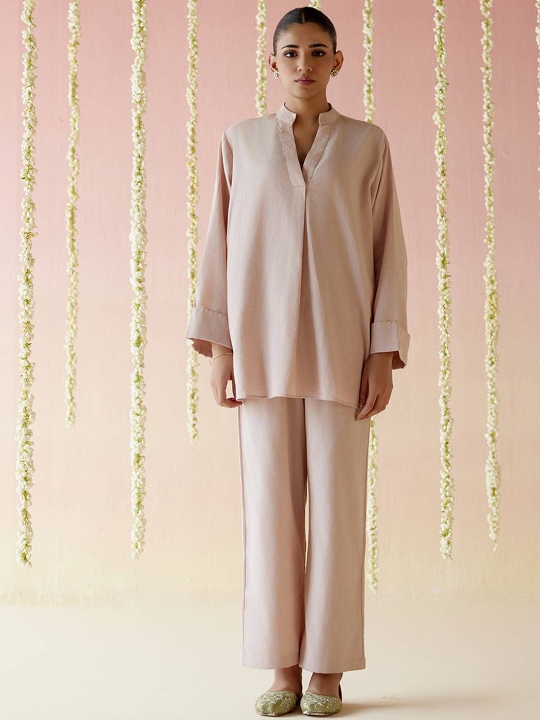 

NERO Embroidered Khadi Tunic With Trouser, Beige