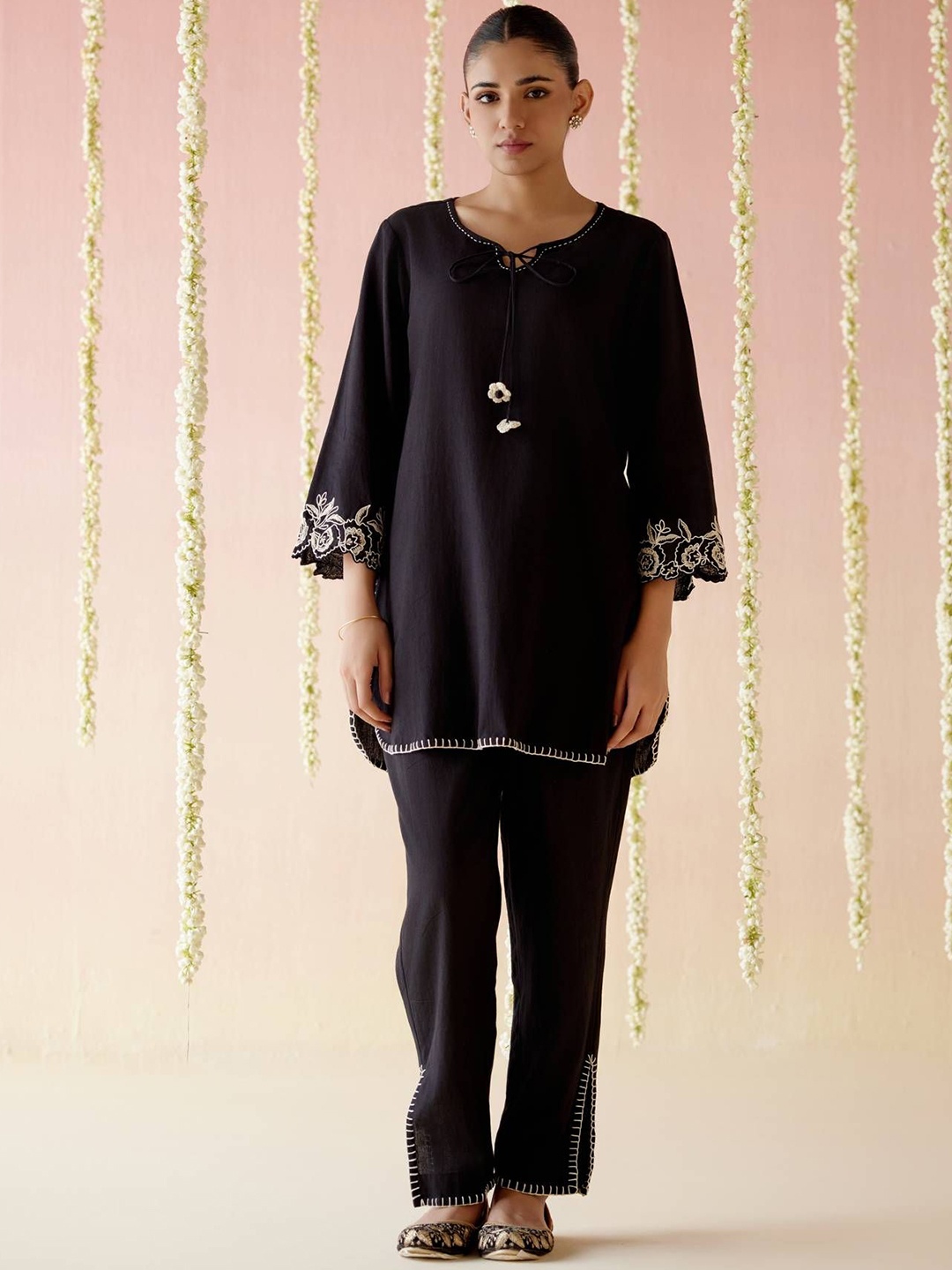 

NERO Embroidered Pure Cotton Tunic With Trouser, Black