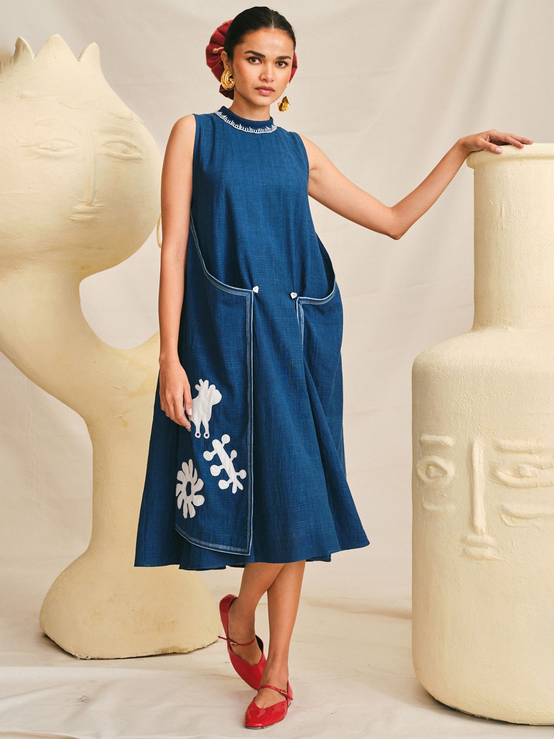 

Jodi high neck Embroidered A-Line Midi Dress, Navy blue