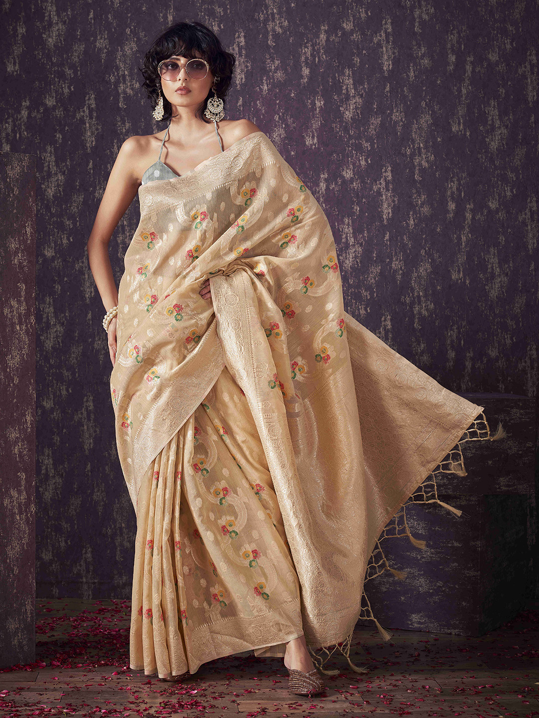 

Tikhi Imli Ethnic Motifs Saree, Beige