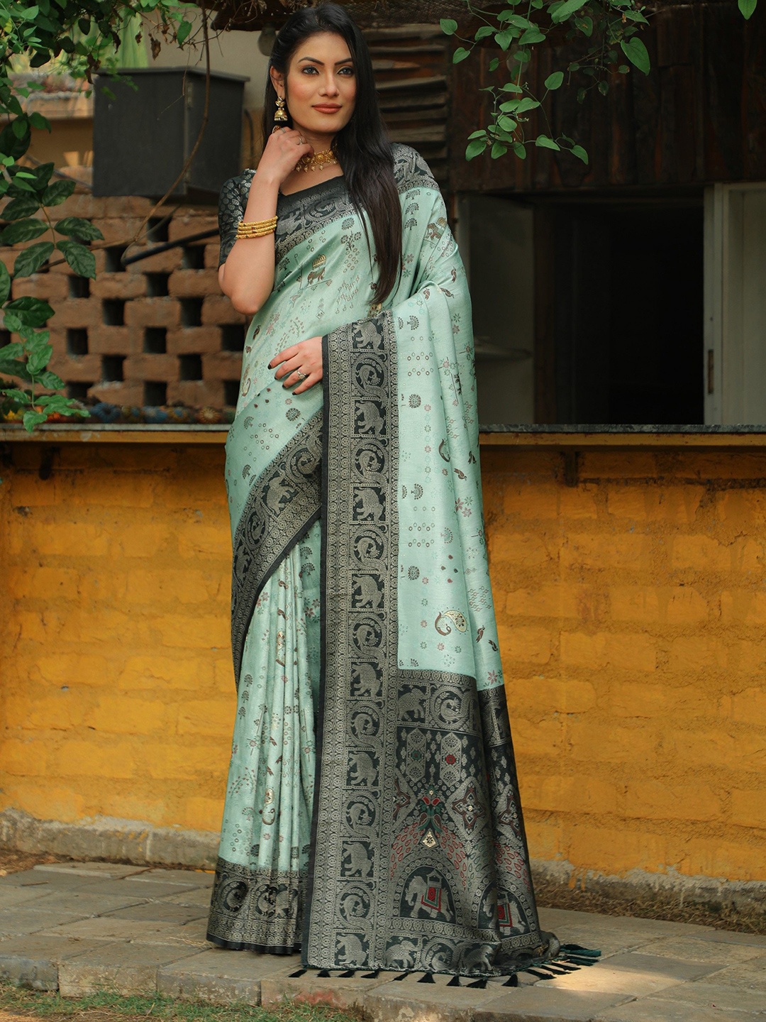 

Anaita Woven Design Zari Pure Silk Kanjeevaram Saree, Sea green
