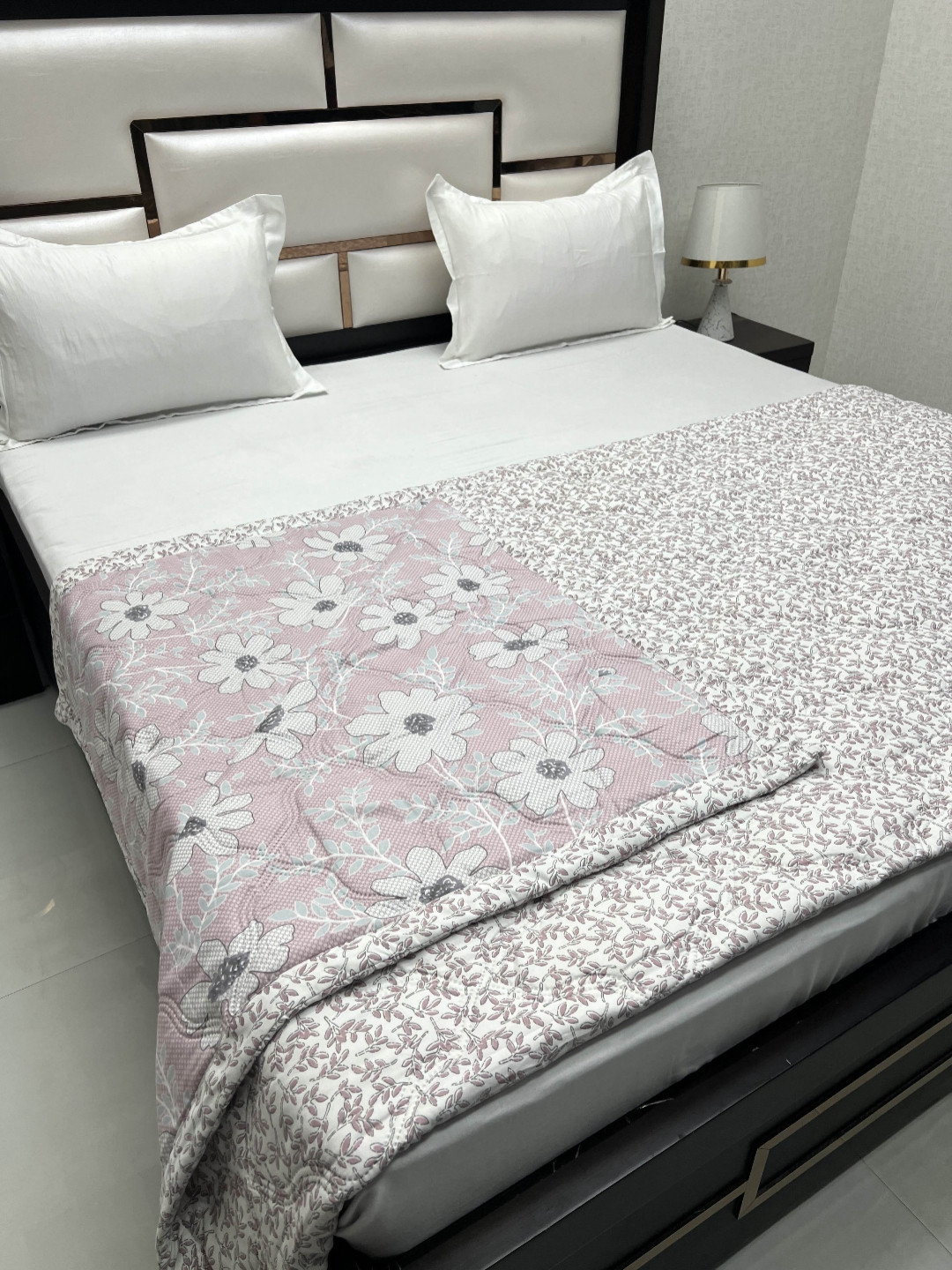 

Pure Decor Doze Grey Floral Printed AC Room 200 GSM Reversible Double Bed Comforter