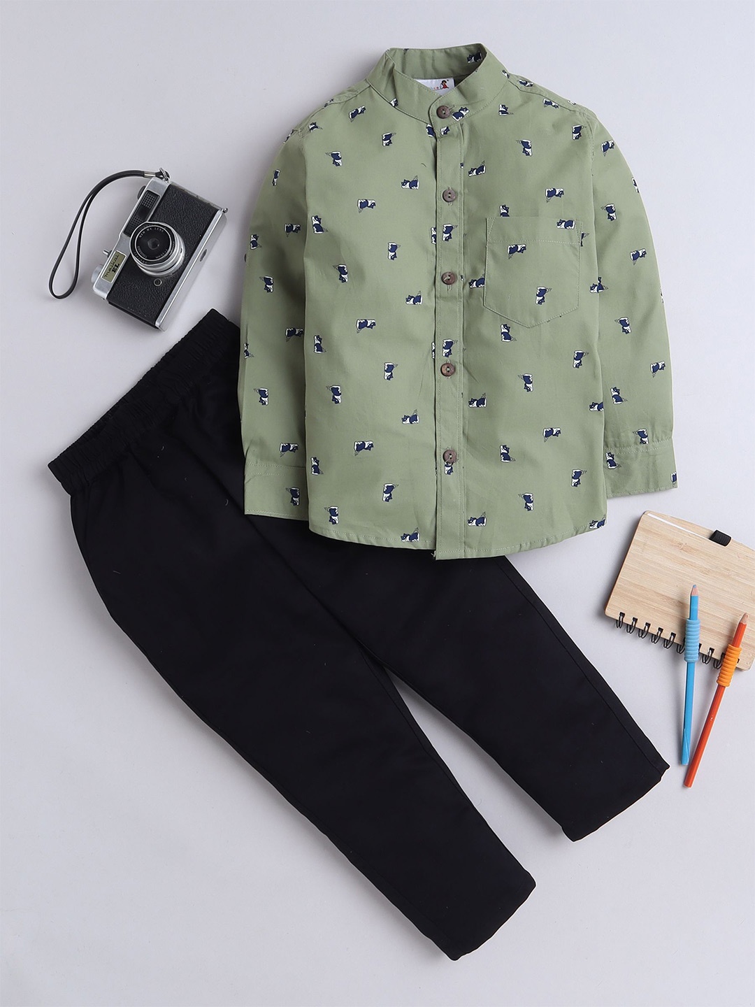 

BAATCHEET Boys Cat Printed Cotton Shirt with Trousers, Green