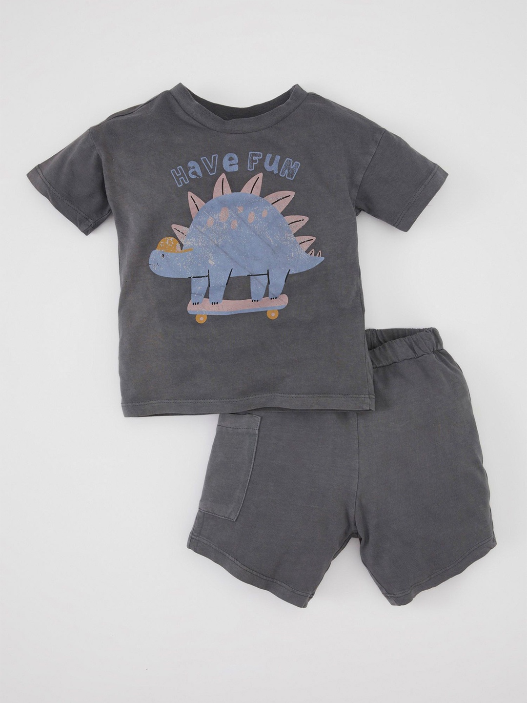 

DeFacto Boys Printed Pure Cotton T-shirt With Short, Grey