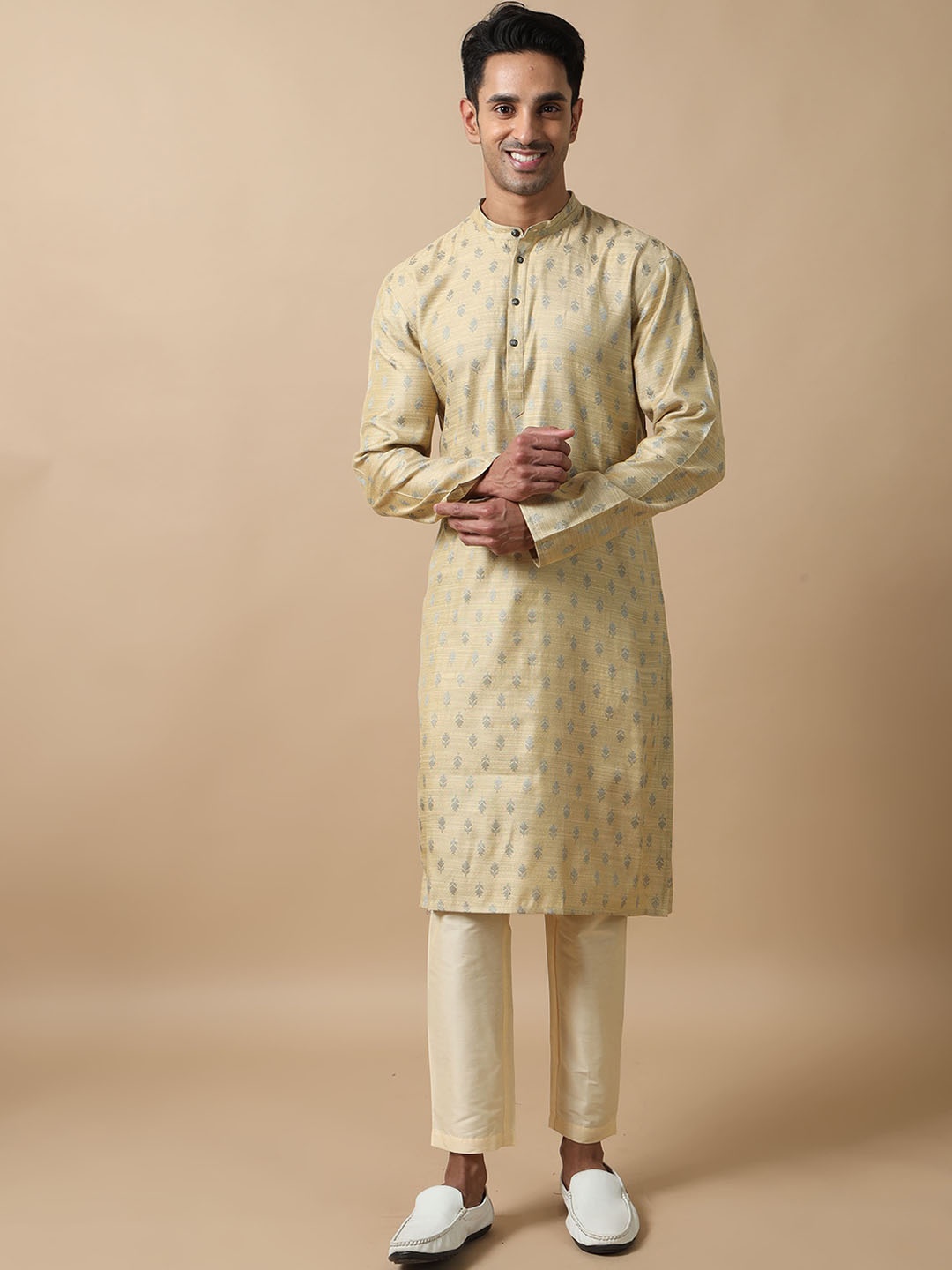 

FILORI Ethnic Motifs Woven Design Mandarin Collar Regular Kurta With Pyjama, Gold