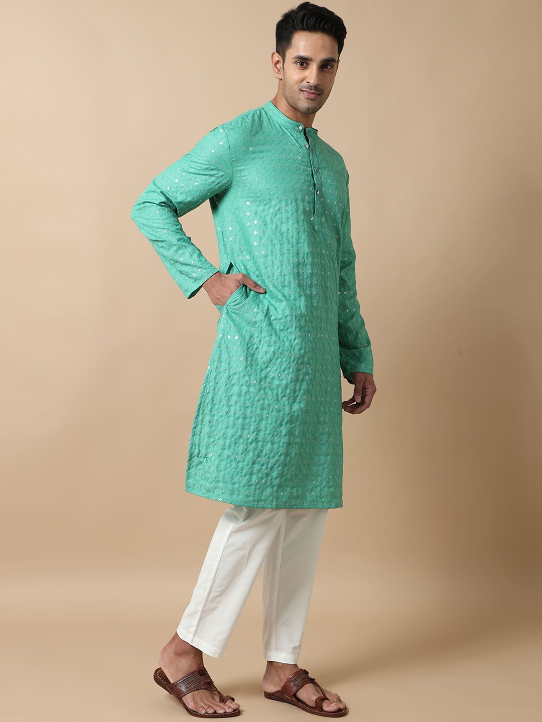 

FILORI Ethnic Motifs Embroidered Sequinned Mandarin Collar Straight Kurta with Pyjamas, Green