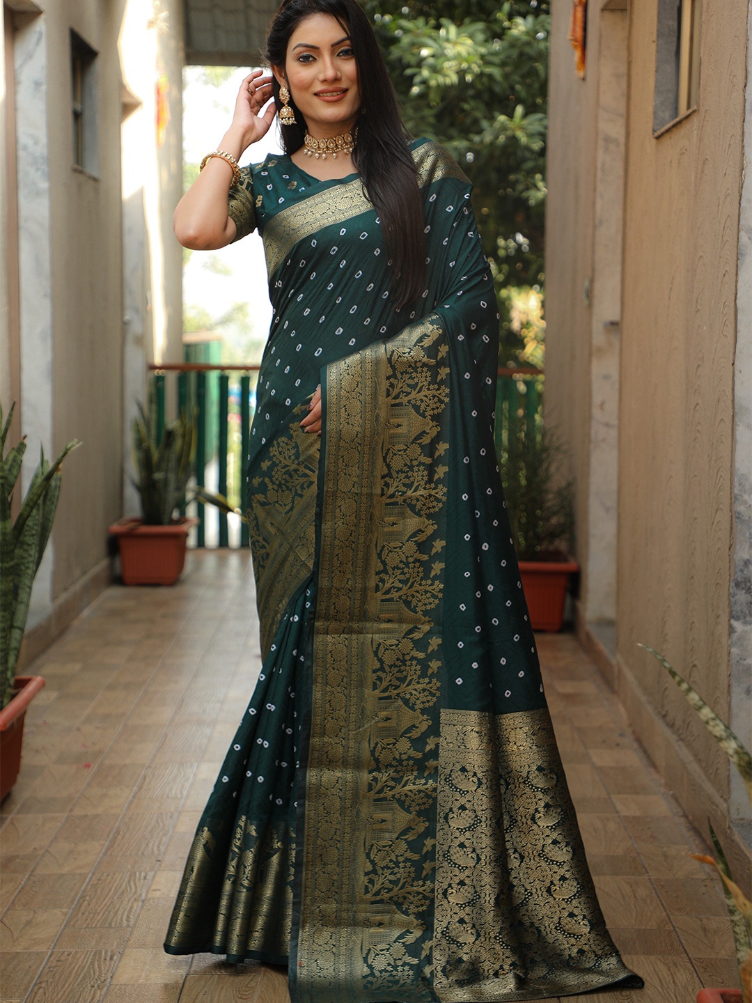 

Anaita Woven Design Zari Pure Silk Kanjeevaram Saree, Green
