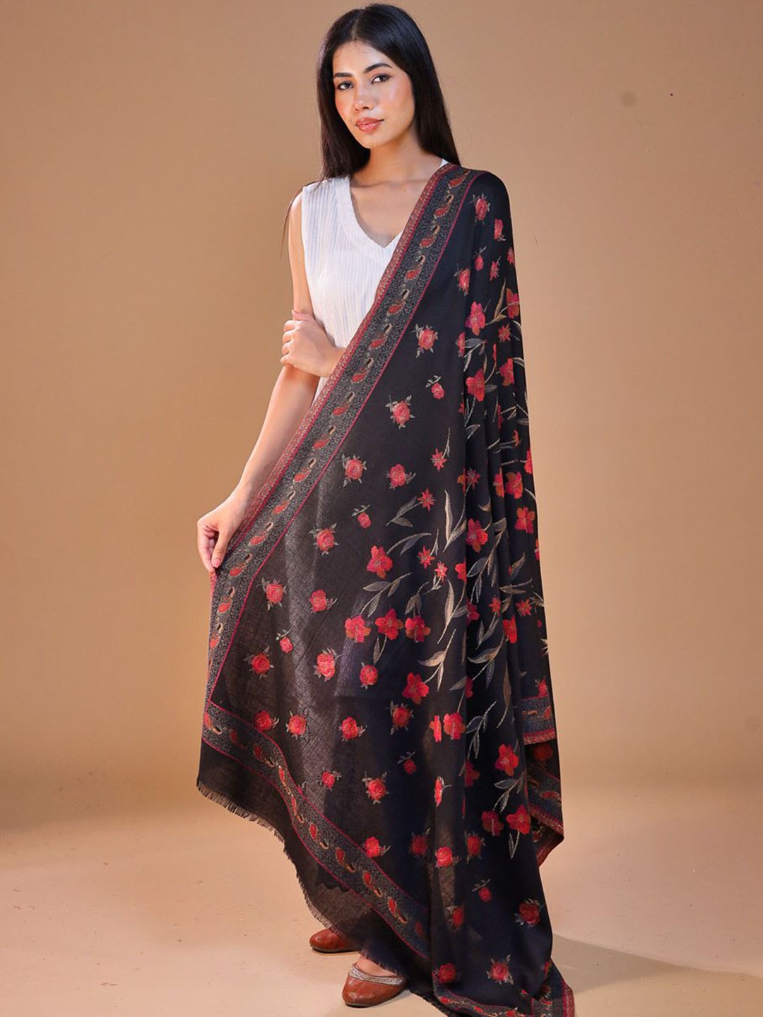 

SWI Stylish Floral Woven Design Kani Shawl, Black