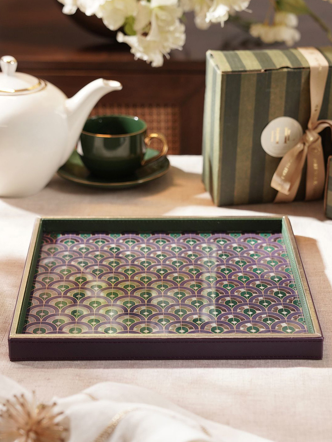 

Pure Home and Living Green & Purple Dual Tone Printed Glass & Faux Leather Platter