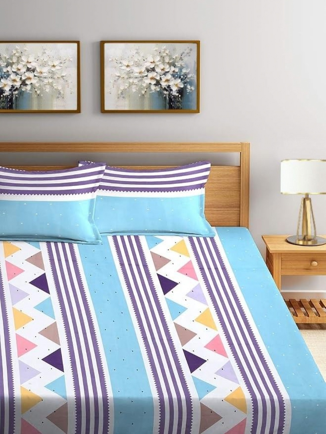 

BREVARD Blue & White Geometric Printed 210 TC Queen Bedsheet with 2 Pillow Covers