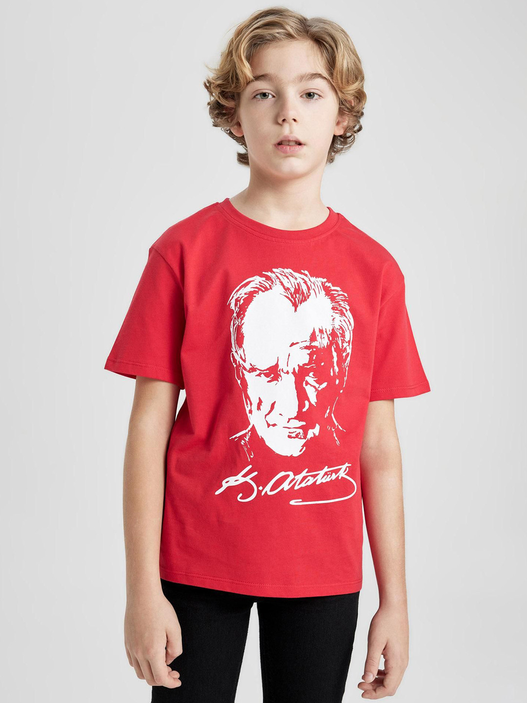 

DeFacto Boys Graphic Printed Round Neck Cotton T-shirt, Red