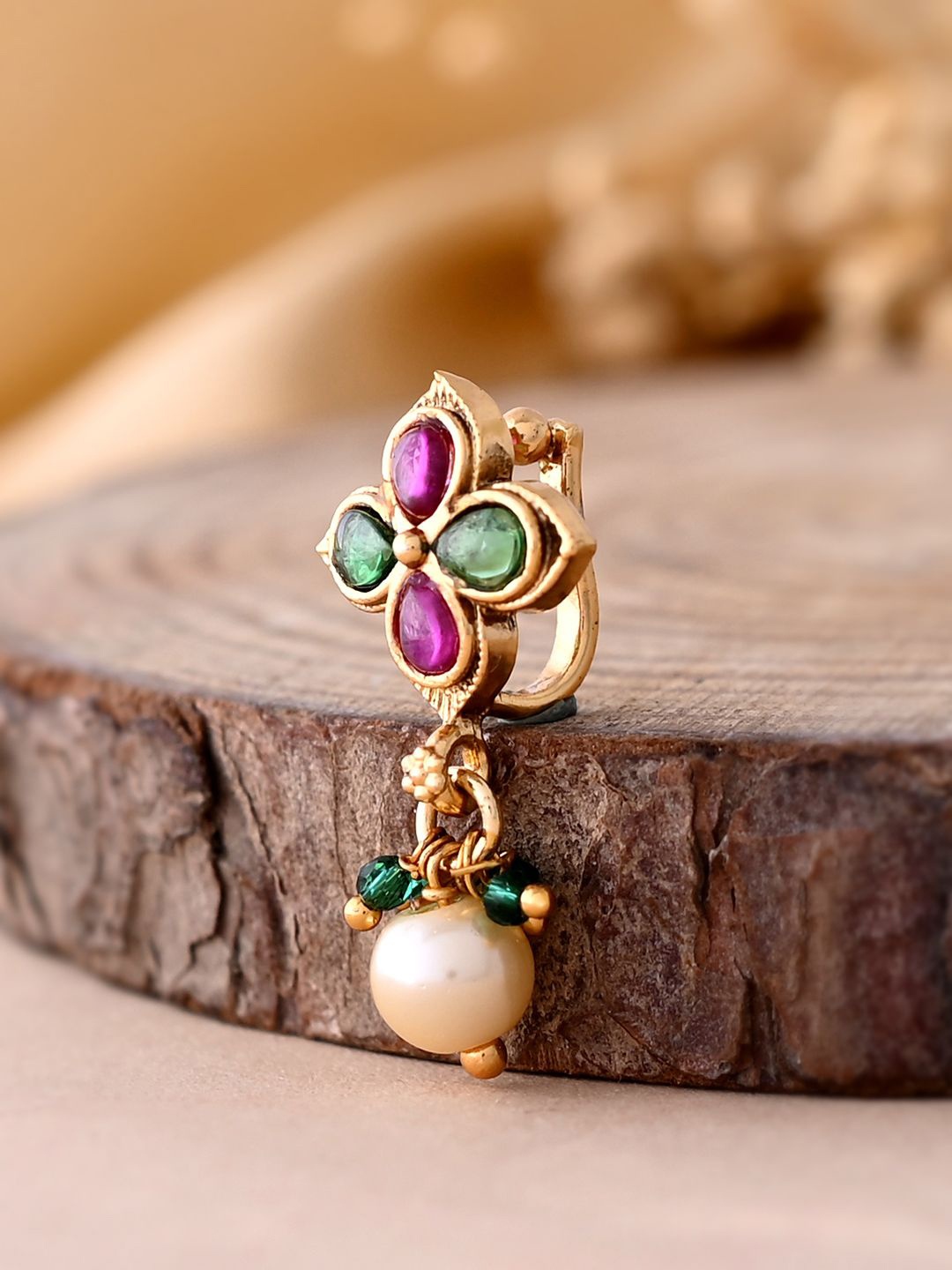 

Voylla Gold-Plated Essentials Floral Kundan Studded Stud Nosepin