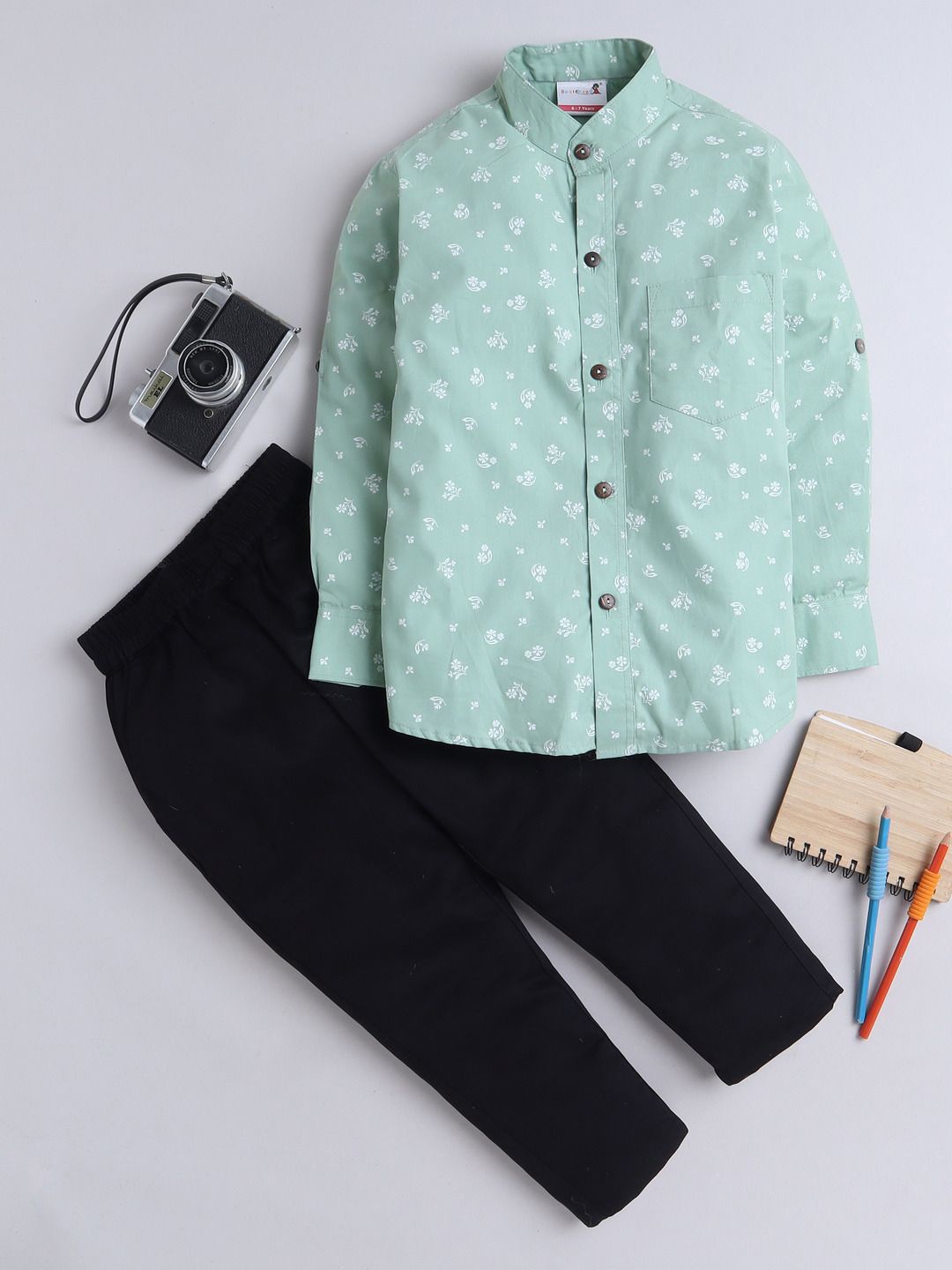 

BAATCHEET Boys Flower Printed Cotton Shirt with Trousers, Green