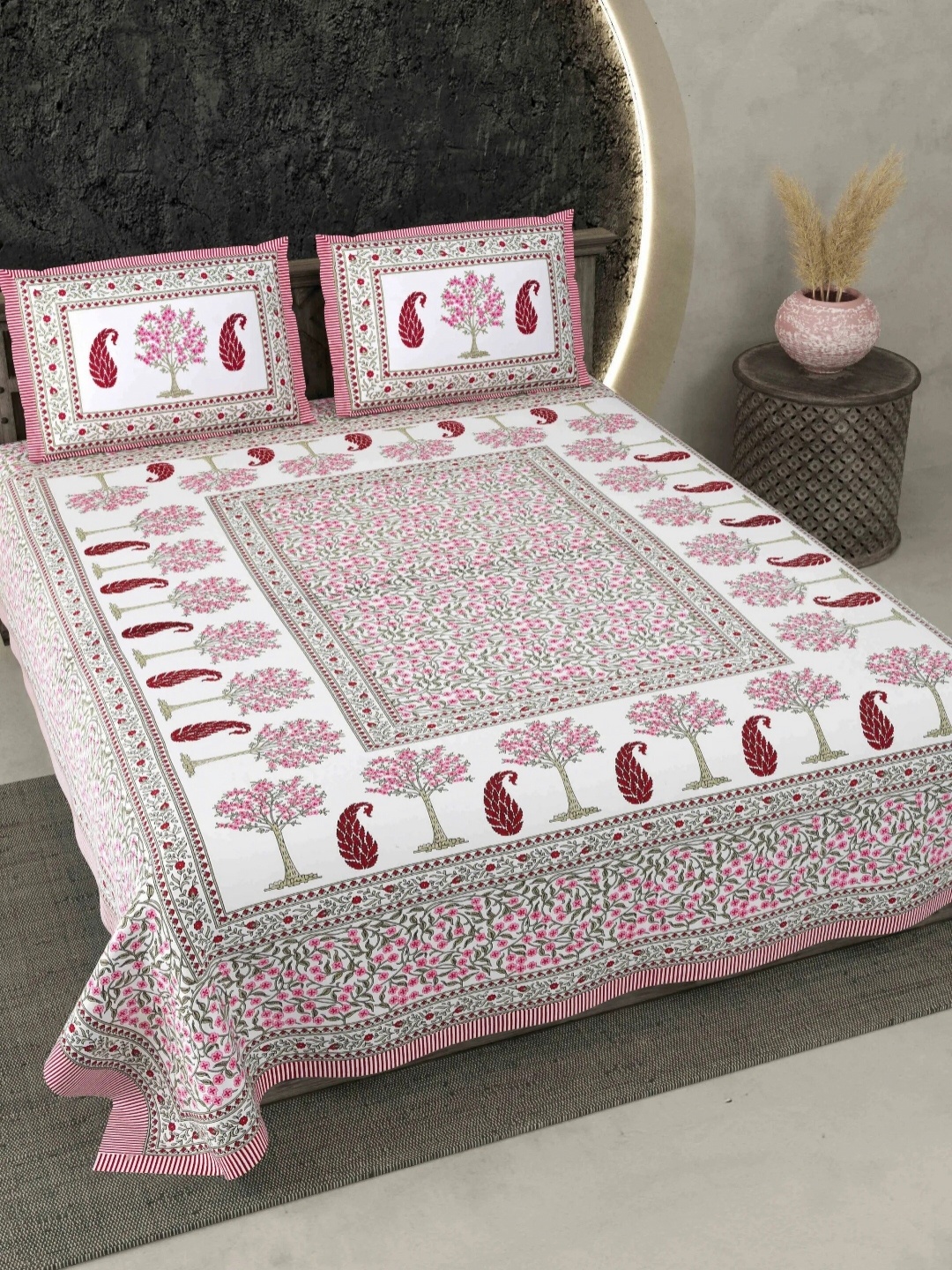 

LIVING ROOTS Pink & White Floral Cotton 210 TC King Bedsheet with 2 Pillow Covers